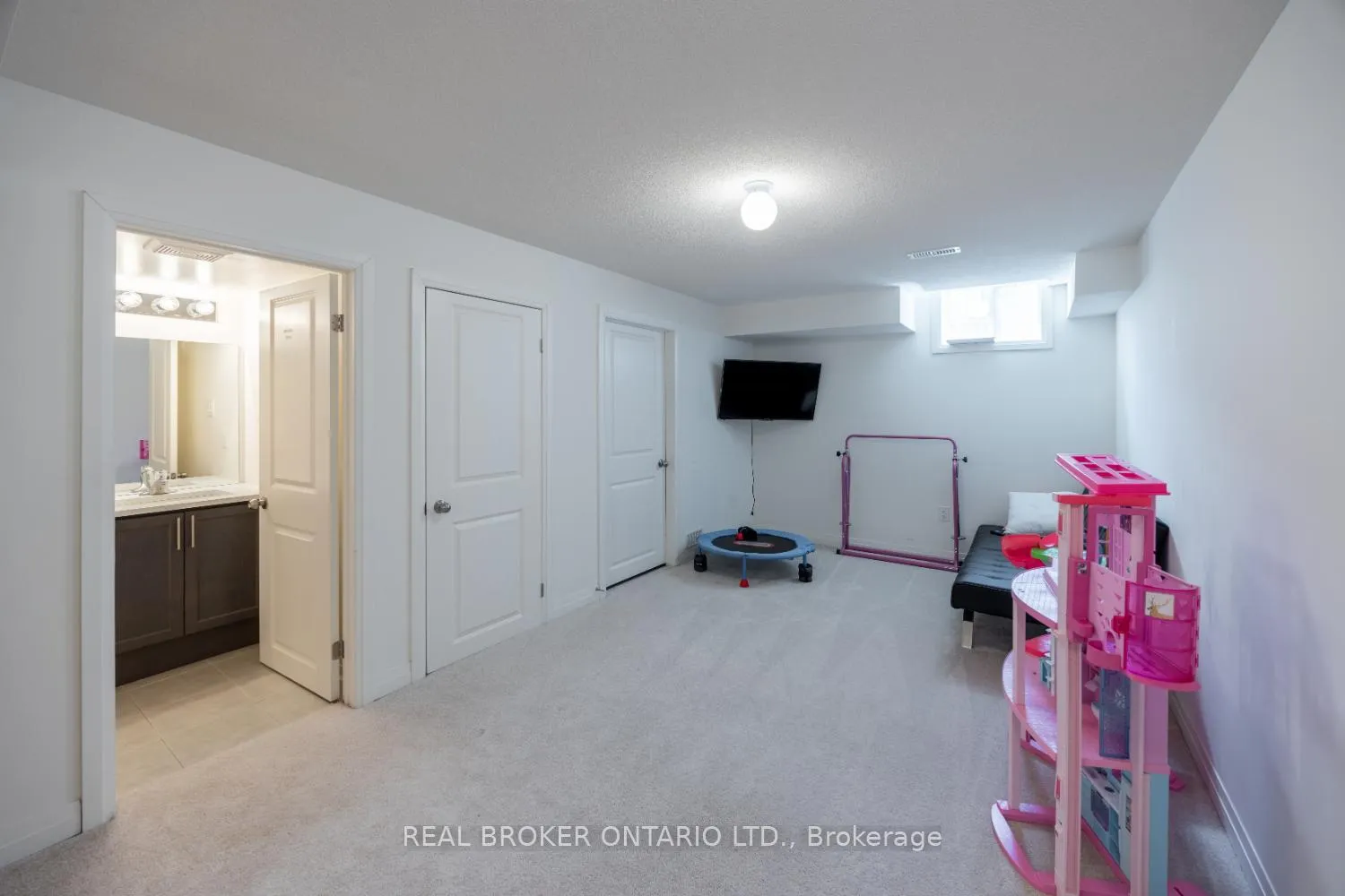 Photo 20 of 95 Caspian Square, Clarington, Bowmanville — HOMEH