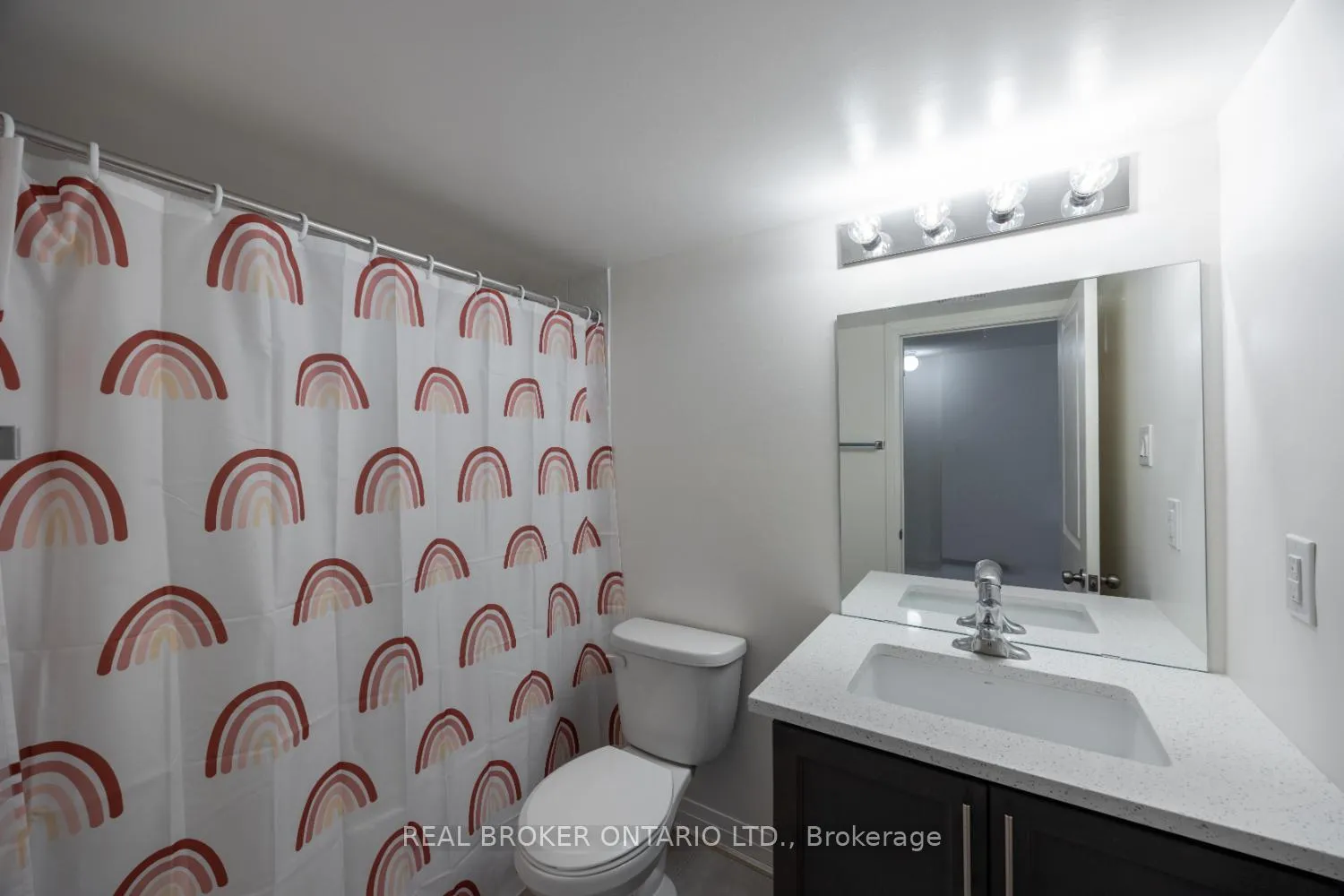 Photo 23 of 95 Caspian Square, Clarington, Bowmanville — HOMEH