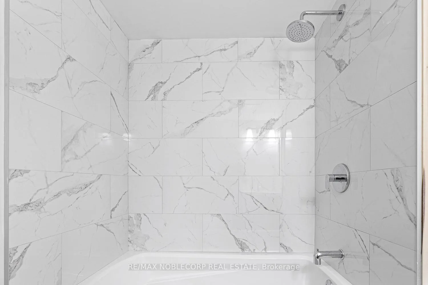 Photo 5 of Unit 4, 108 Enderby Road, Toronto, East End-Danforth — HOMEH