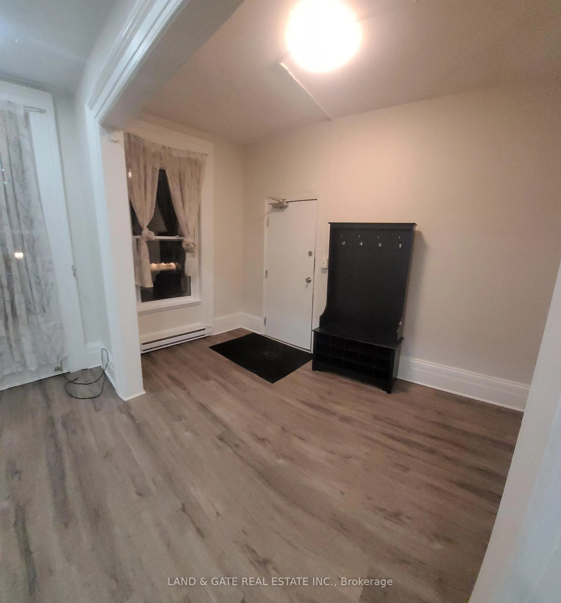 Photo 3 of Unit 1, 47 King Street E, Clarington, Bowmanville — HOMEH