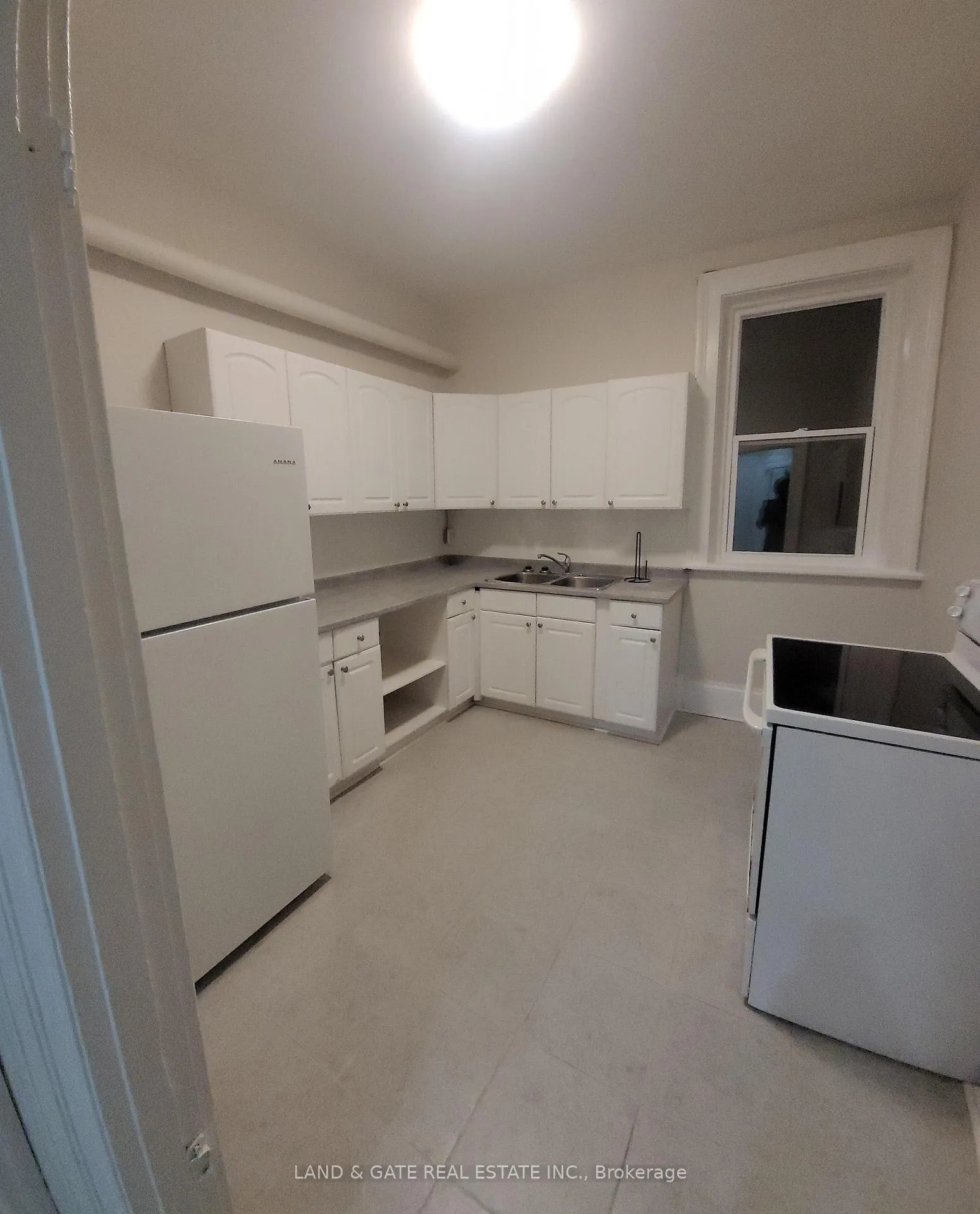 Photo 6 of Unit 1, 47 King Street E, Clarington, Bowmanville — HOMEH
