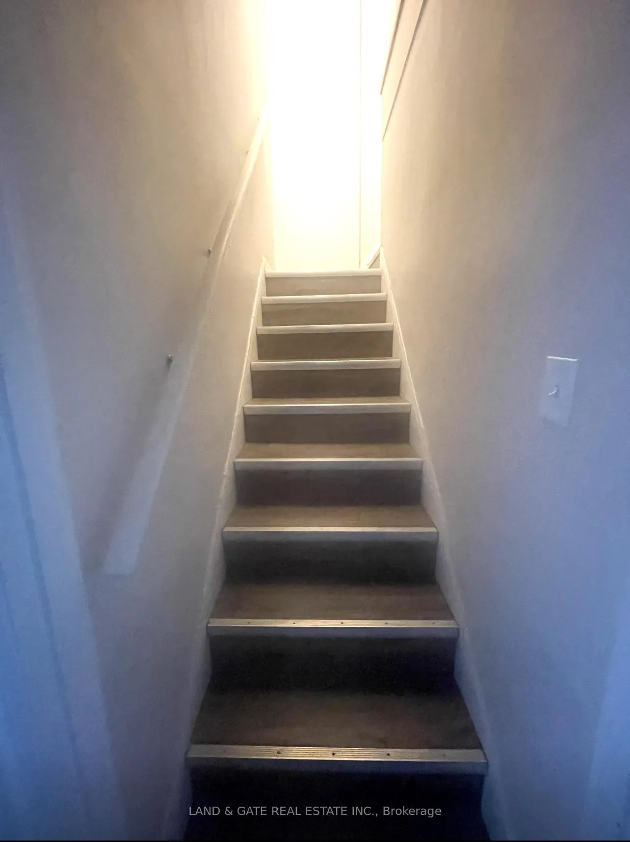 Photo 7 of Unit 1, 47 King Street E, Clarington, Bowmanville — HOMEH