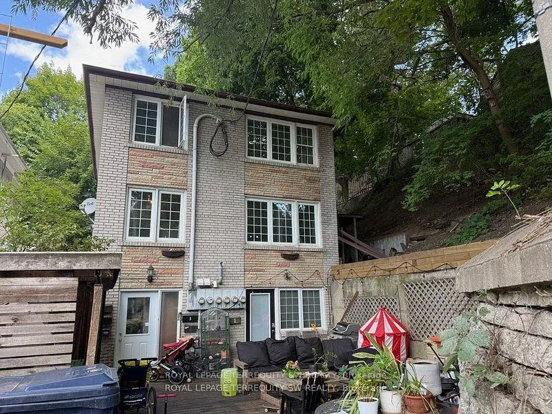 Photo 1 of Unit 6, 8 Casci Avenue, Toronto, Woodbine Corridor — HOMEH