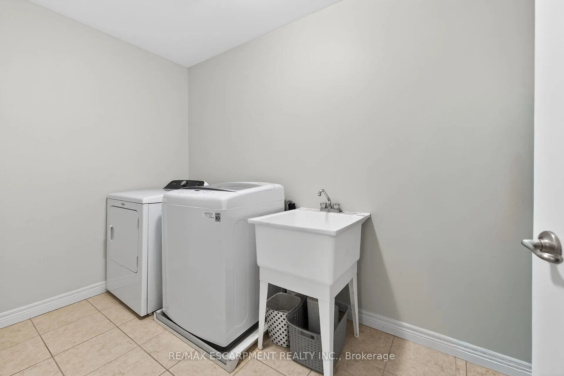 Photo 33 of 63 Chamomile Drive, Hamilton, Eleanor — HOMEH