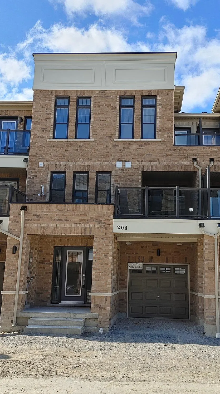 Photo 1 of 204 Lord Elgin Lane, Clarington, Bowmanville — HOMEH