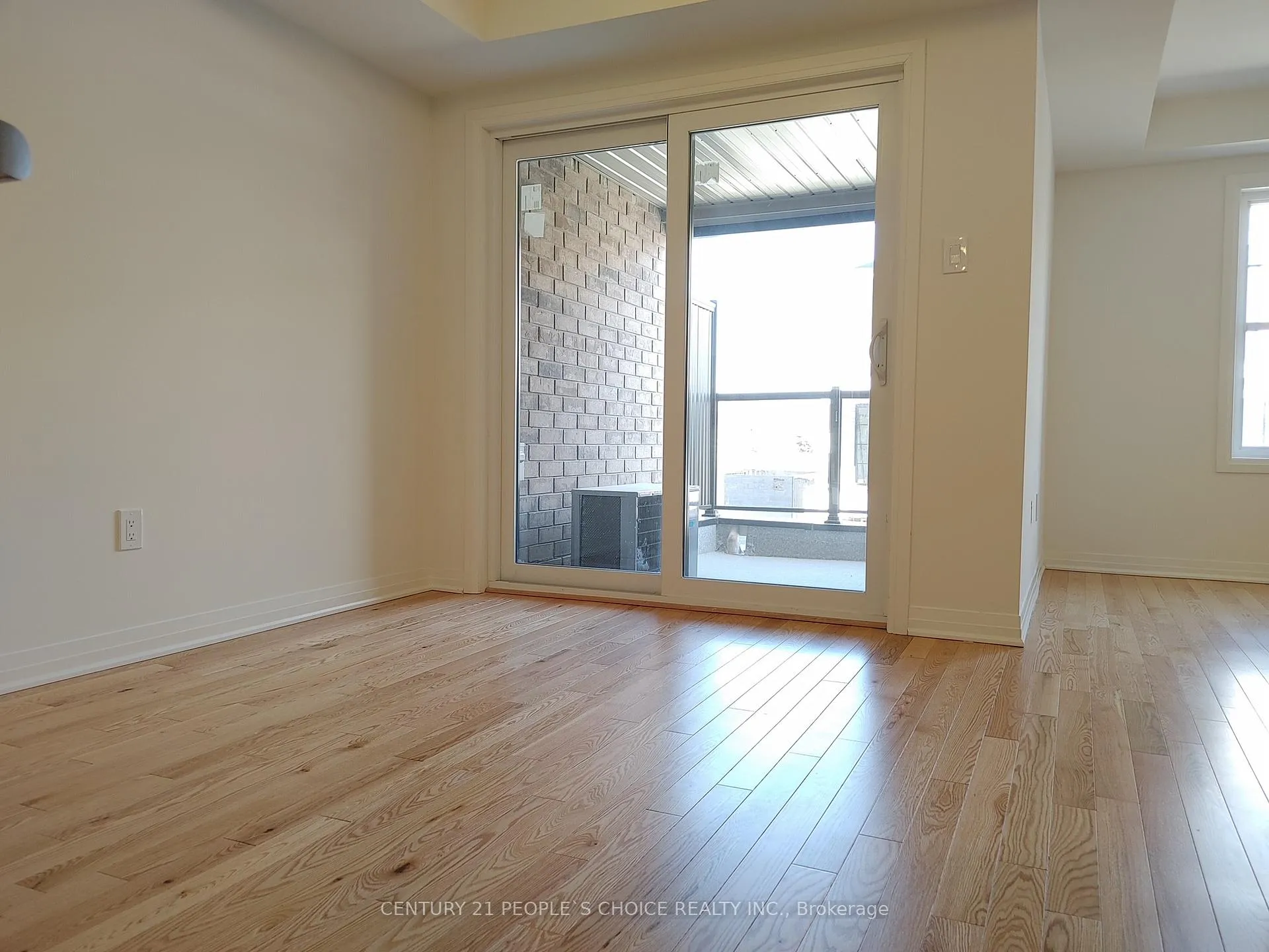 Photo 7 of 204 Lord Elgin Lane, Clarington, Bowmanville — HOMEH