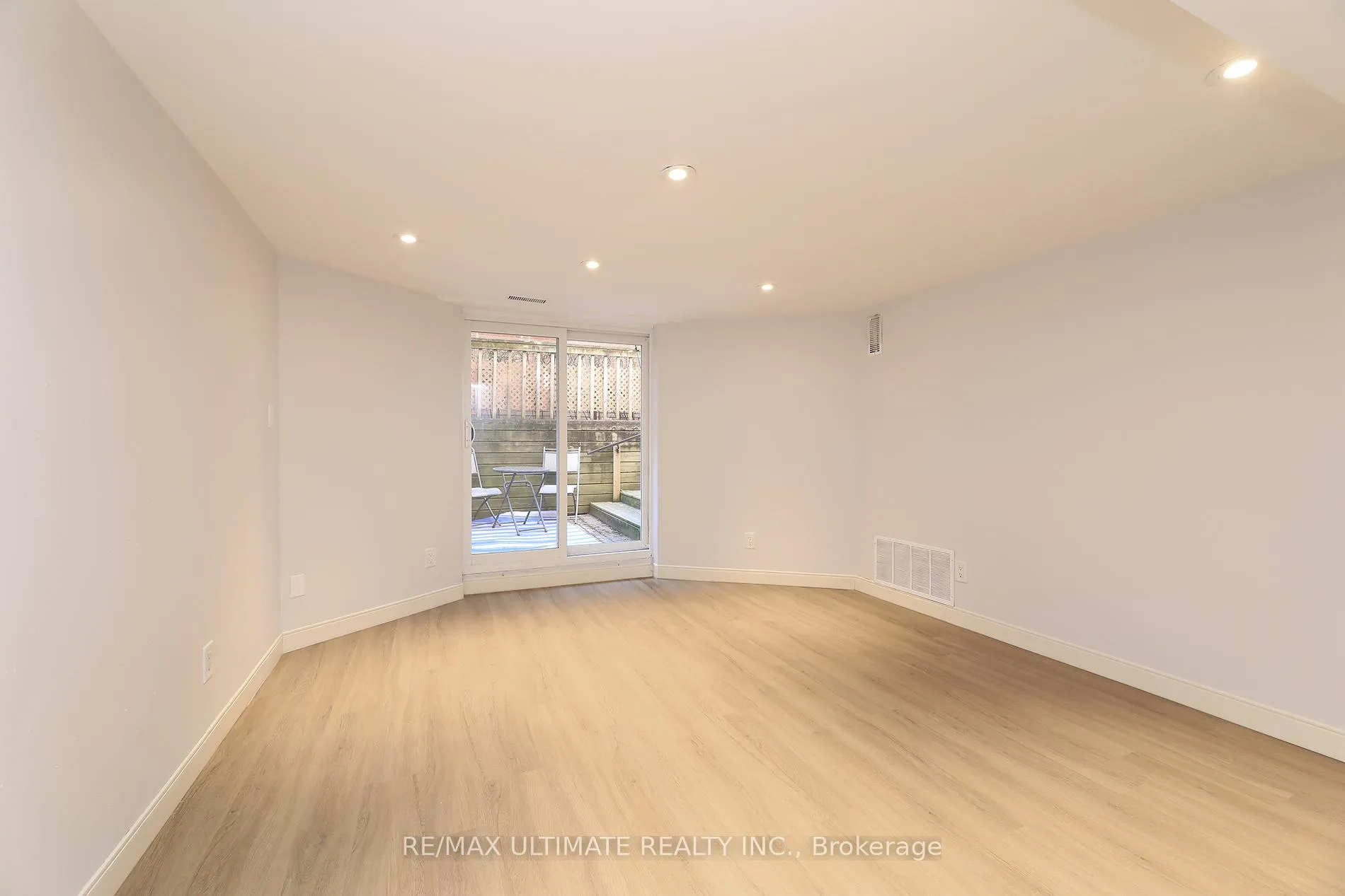 Photo 5 of Unit Basement, 229 Rusholme Road S, Toronto, Dufferin Grove — HOMEH