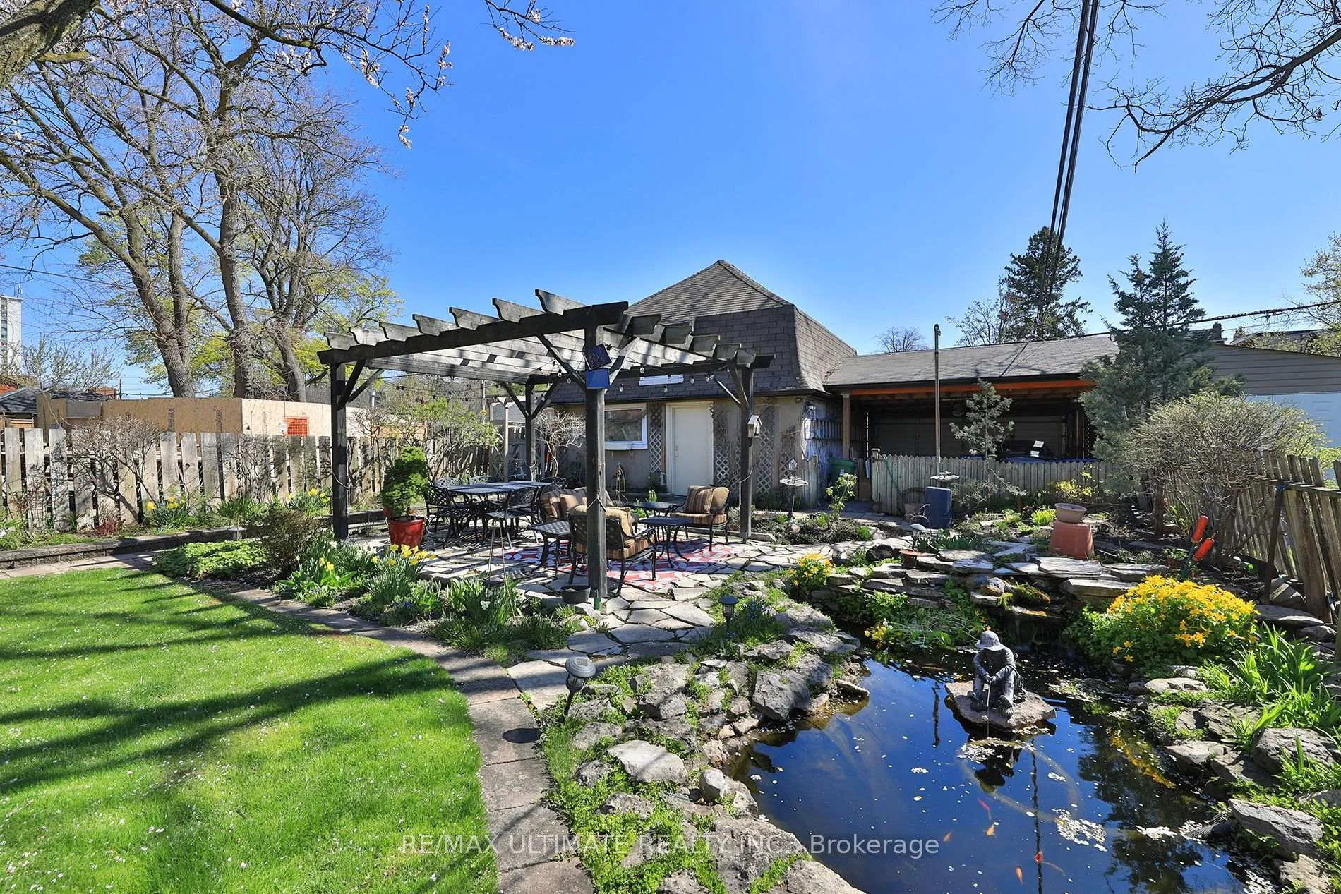 Photo 17 of Unit Basement, 229 Rusholme Road S, Toronto, Dufferin Grove — HOMEH