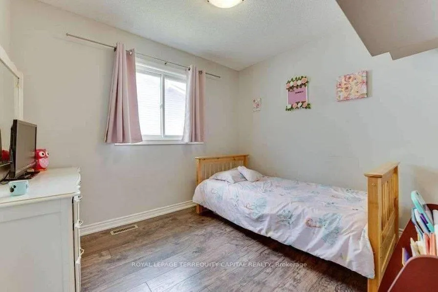 Photo 9 of Unit Upper, 10 Ingram Court, Barrie, Painswick North — HOMEH