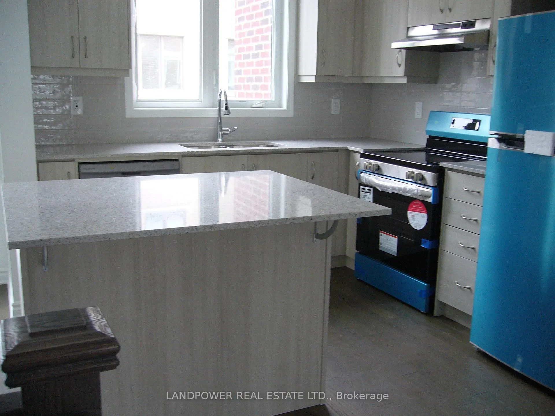 Photo 10 of 6 Avani Avenue, Markham, Rural Markham — HOMEH