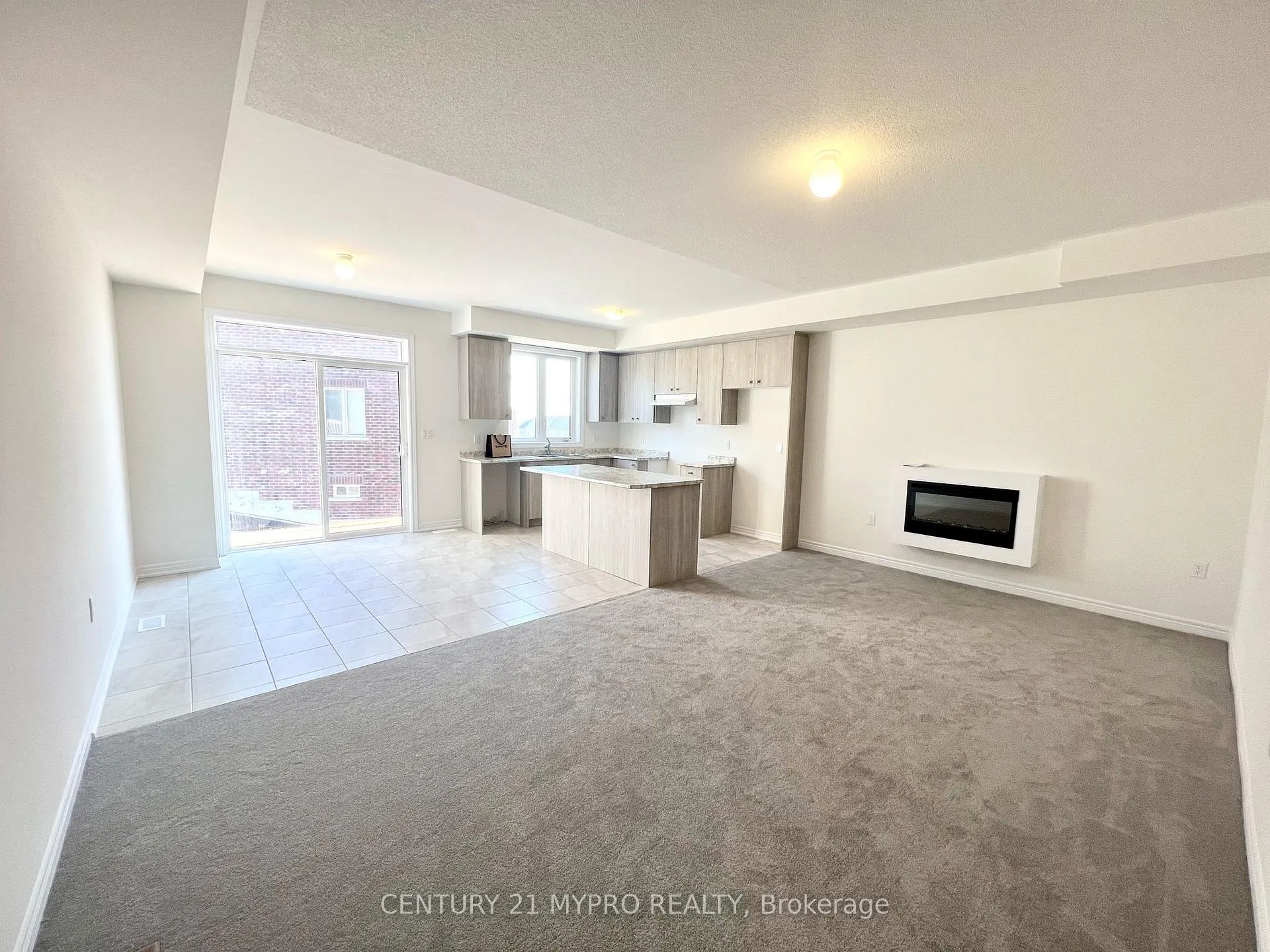 Photo 4 of 971 Elizabeth Mackenzie Drive, Pickering, Rural Pickering — HOMEH