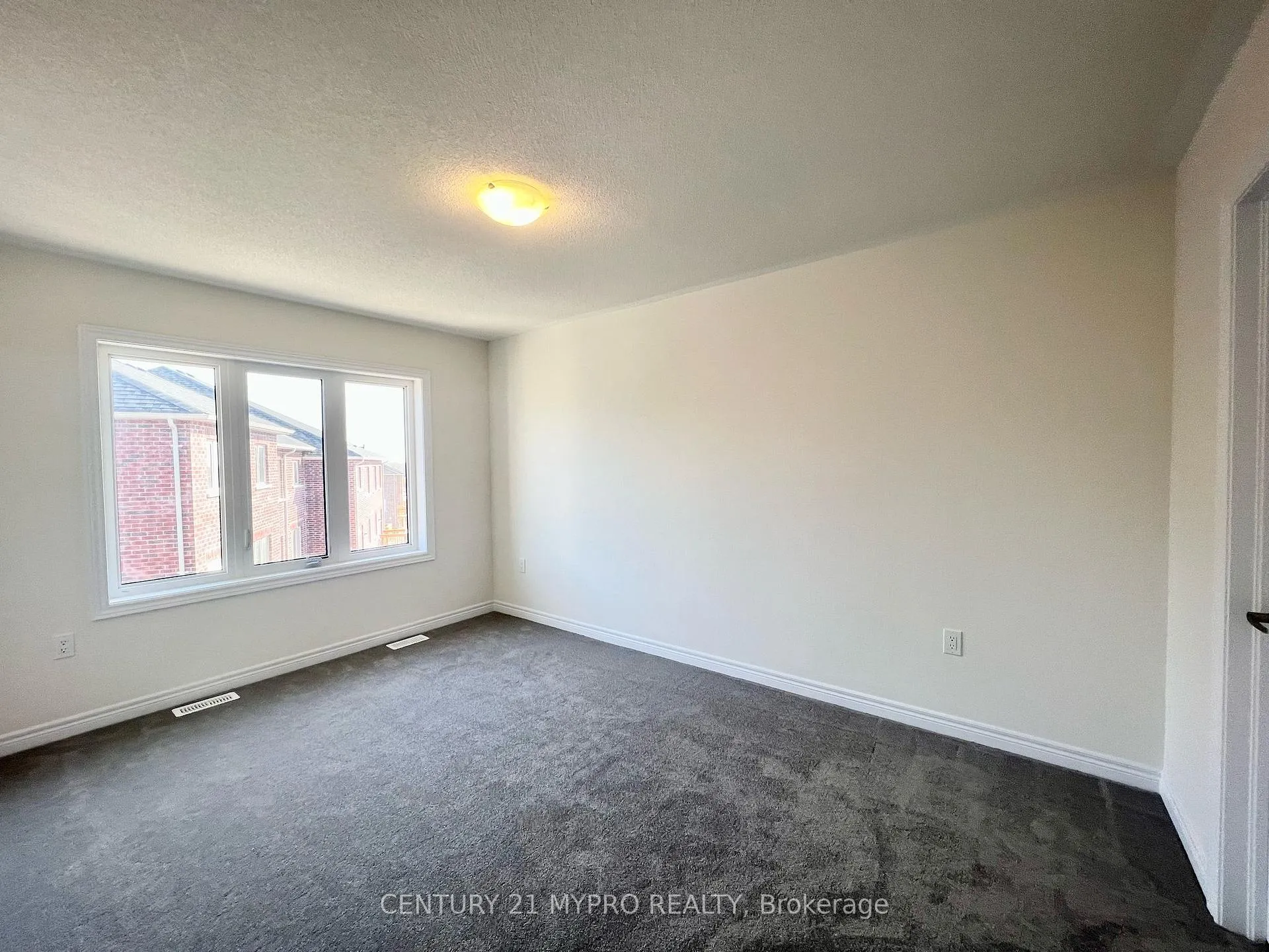 Photo 25 of 971 Elizabeth Mackenzie Drive, Pickering, Rural Pickering — HOMEH