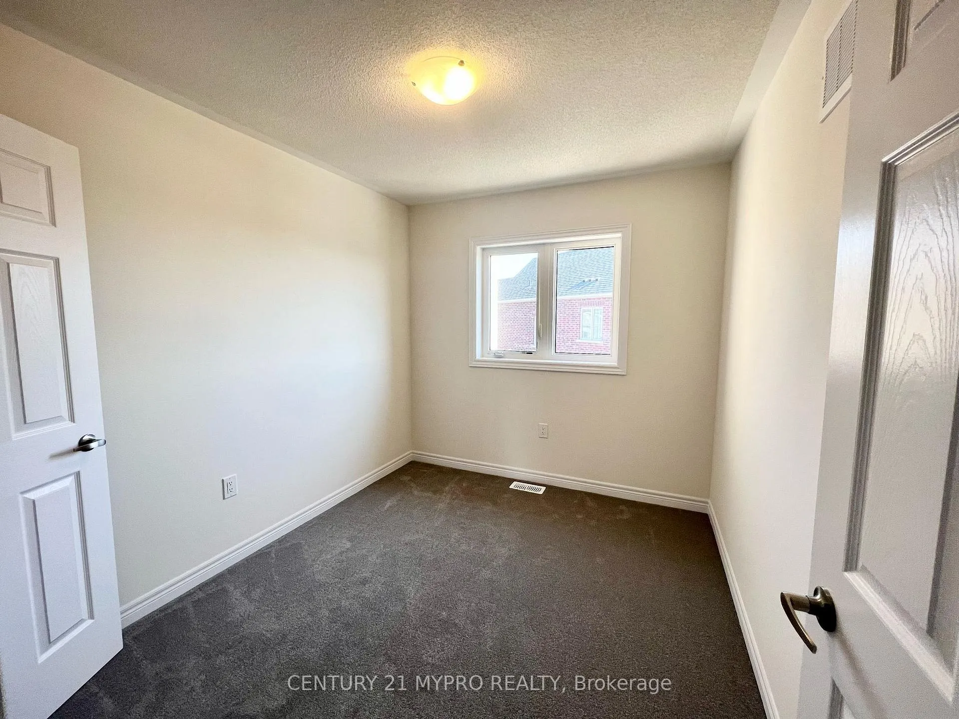Photo 28 of 971 Elizabeth Mackenzie Drive, Pickering, Rural Pickering — HOMEH