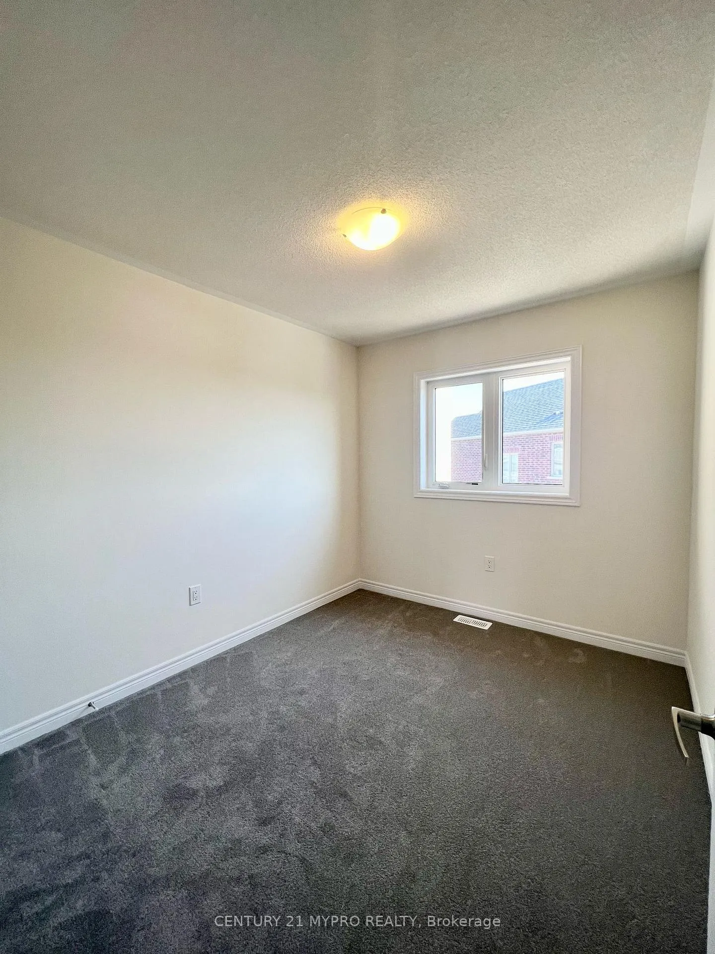Photo 31 of 971 Elizabeth Mackenzie Drive, Pickering, Rural Pickering — HOMEH