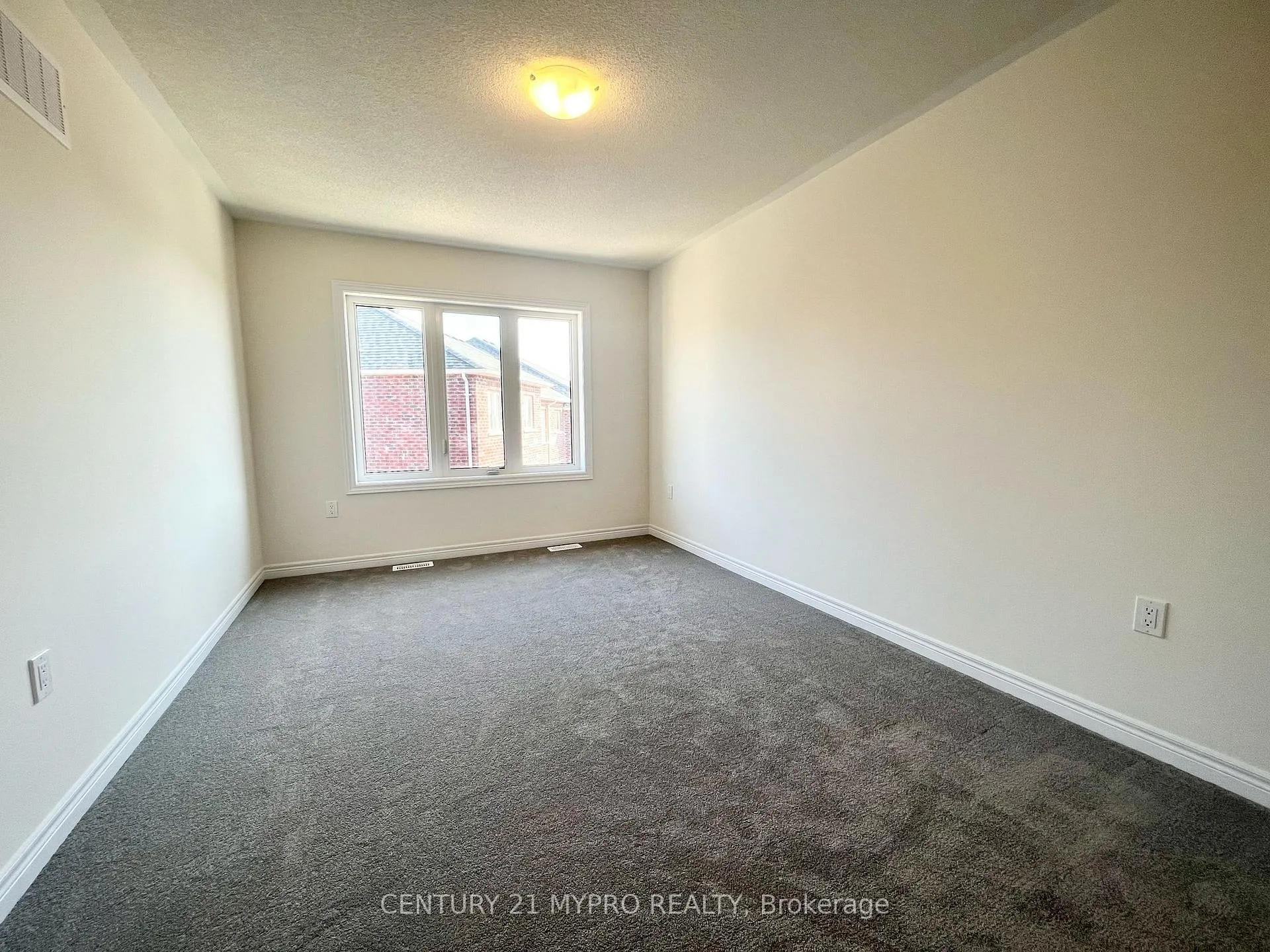 Photo 33 of 971 Elizabeth Mackenzie Drive, Pickering, Rural Pickering — HOMEH