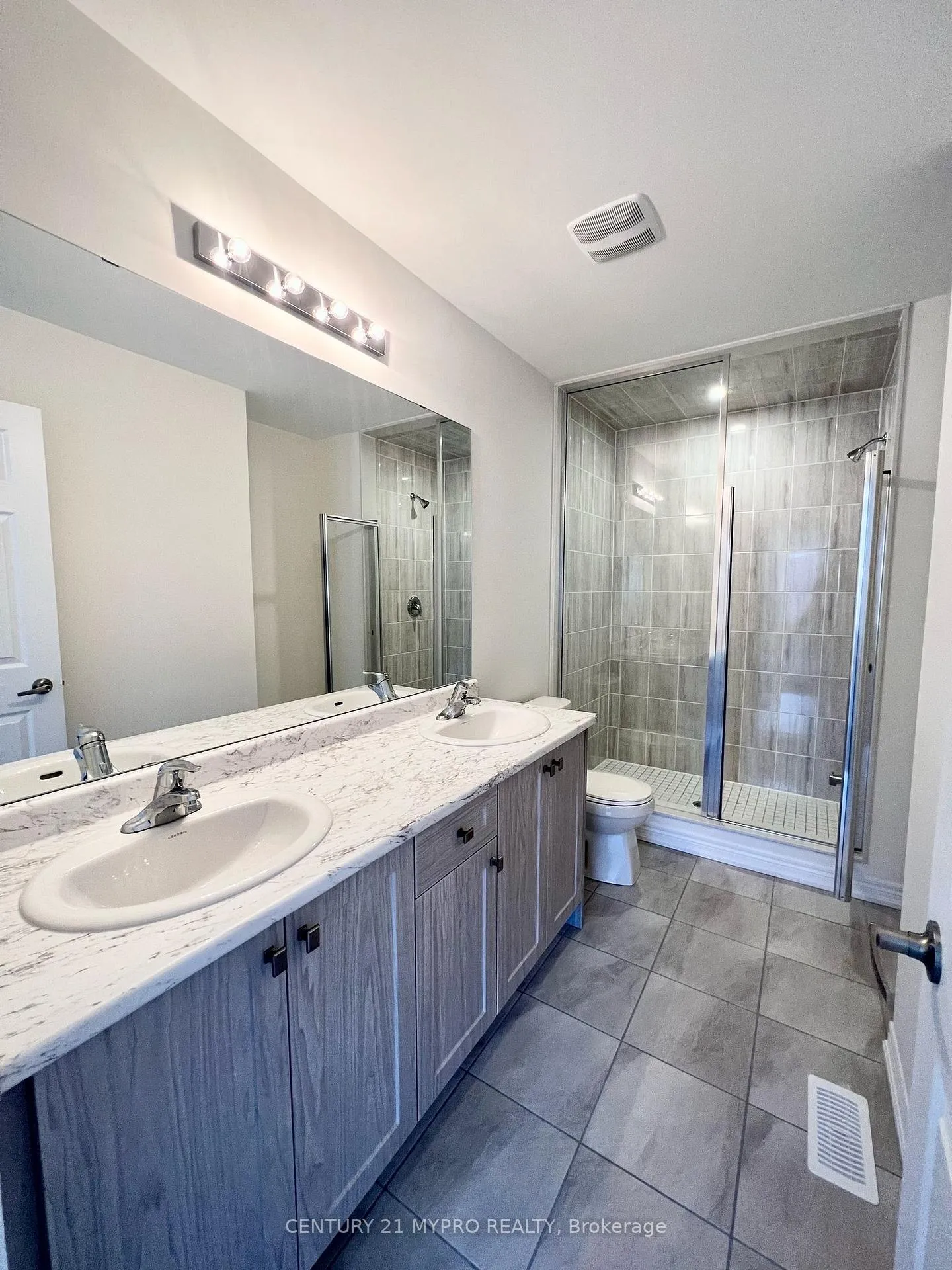 Photo 36 of 971 Elizabeth Mackenzie Drive, Pickering, Rural Pickering — HOMEH