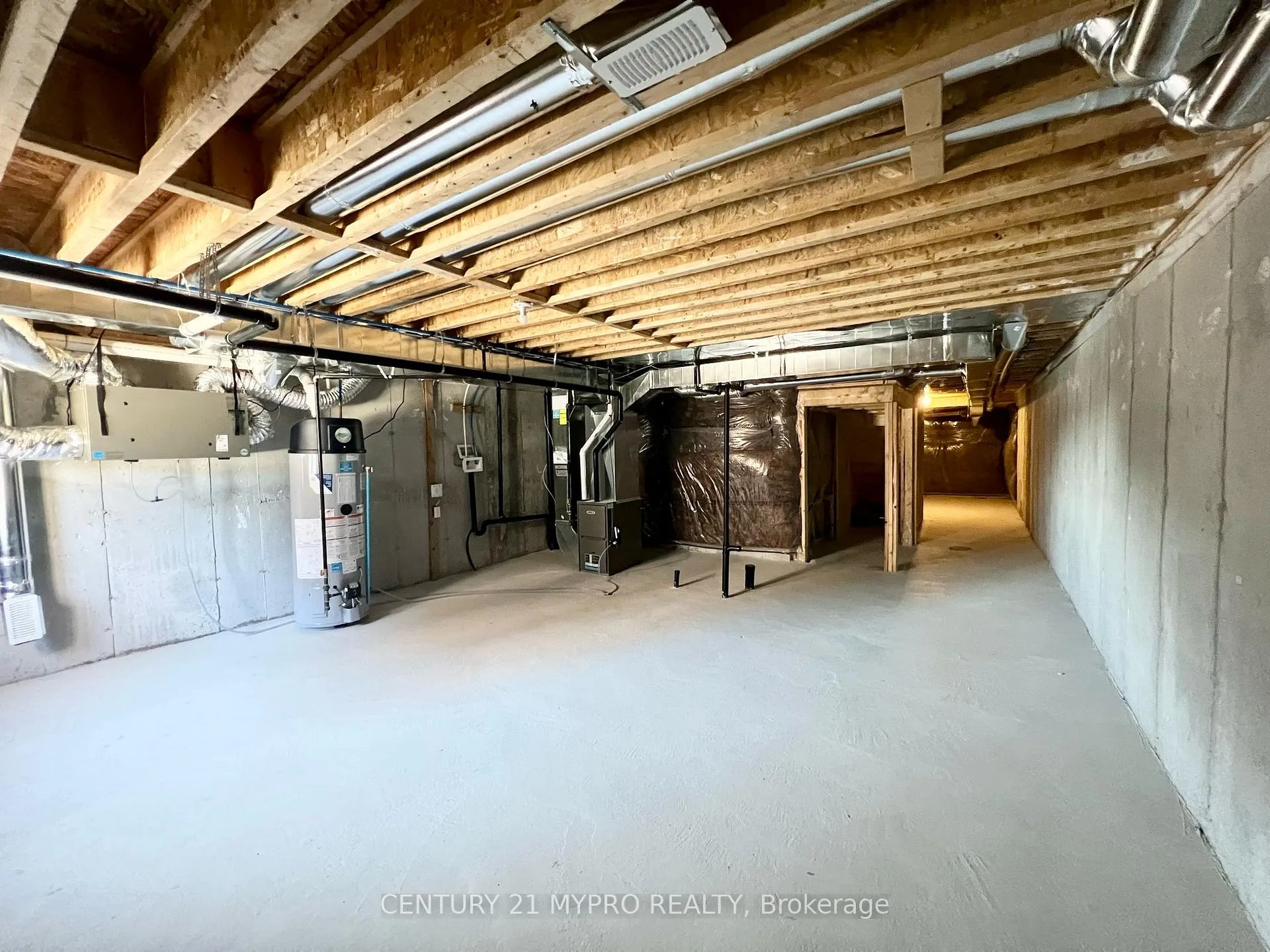 Photo 37 of 971 Elizabeth Mackenzie Drive, Pickering, Rural Pickering — HOMEH