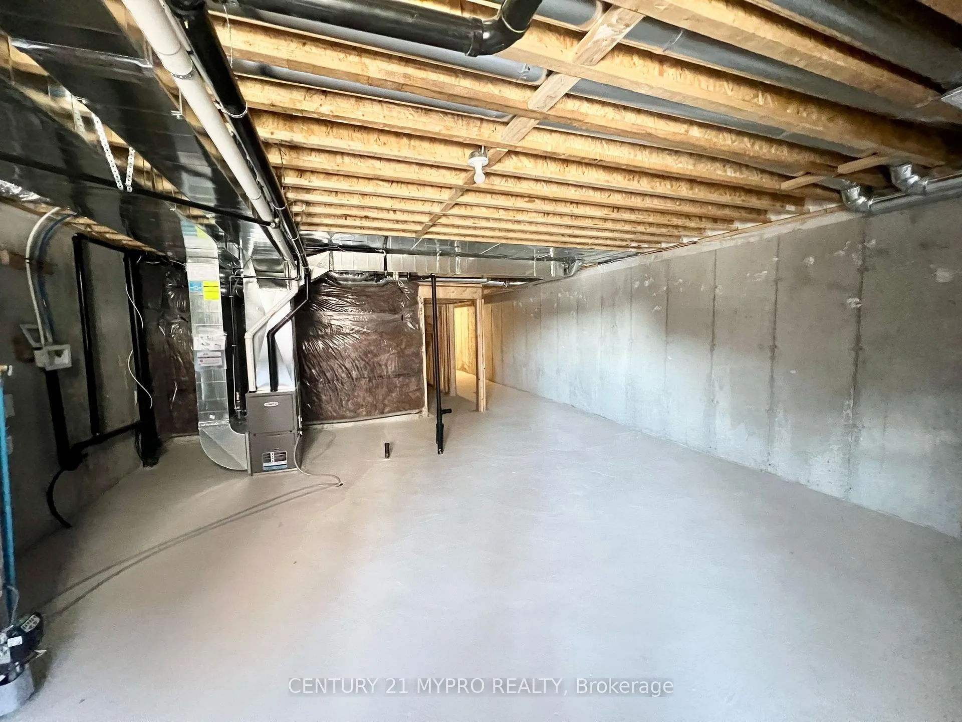 Photo 39 of 971 Elizabeth Mackenzie Drive, Pickering, Rural Pickering — HOMEH