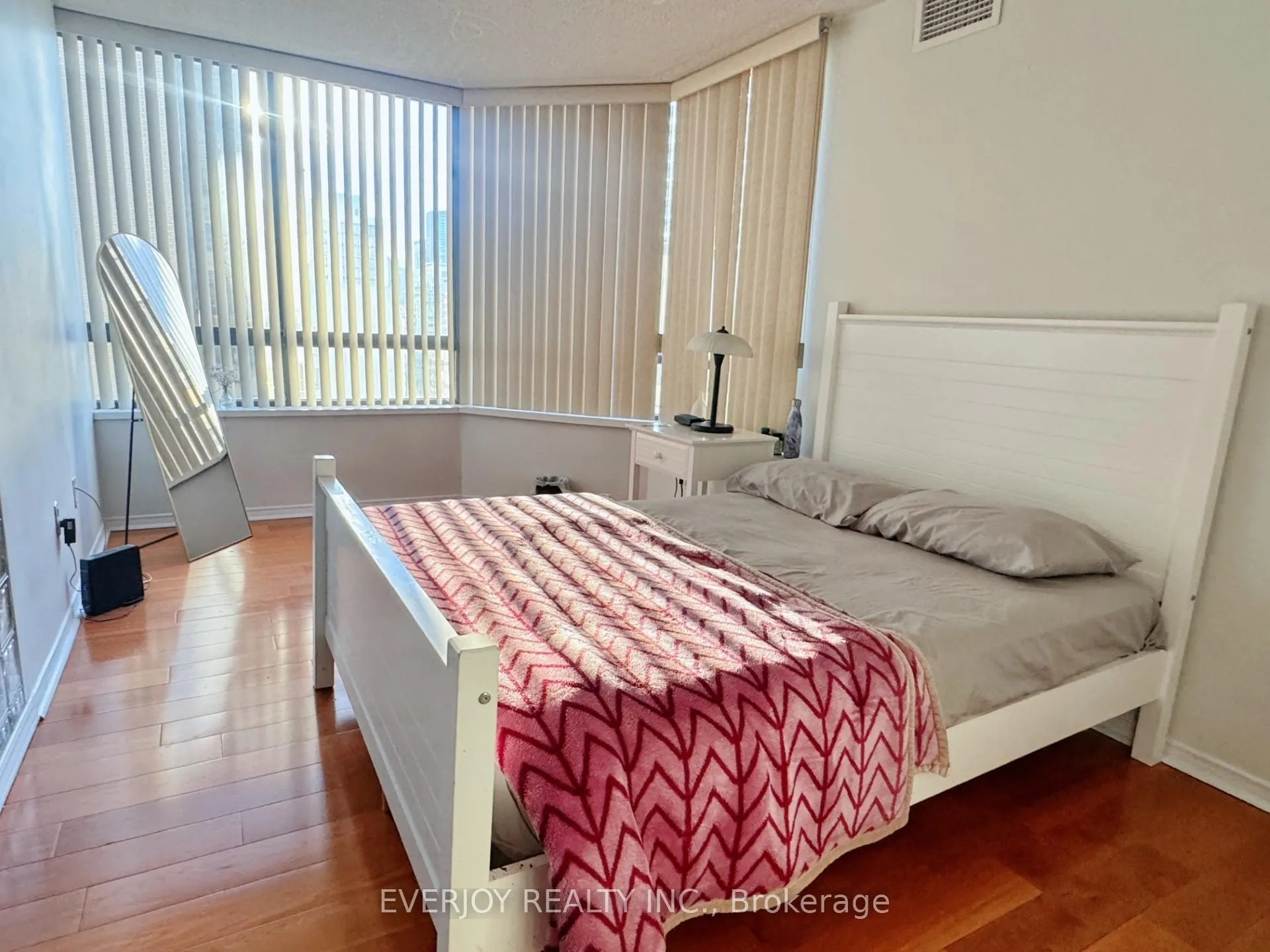Photo 8 of Unit 1201, 211 St Patrick Street, Toronto, Kensington-Chinatown — HOMEH