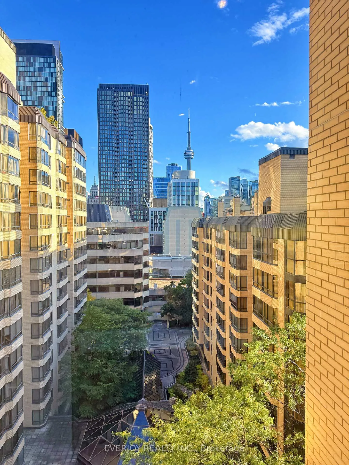 Photo 9 of Unit 1201, 211 St Patrick Street, Toronto, Kensington-Chinatown — HOMEH