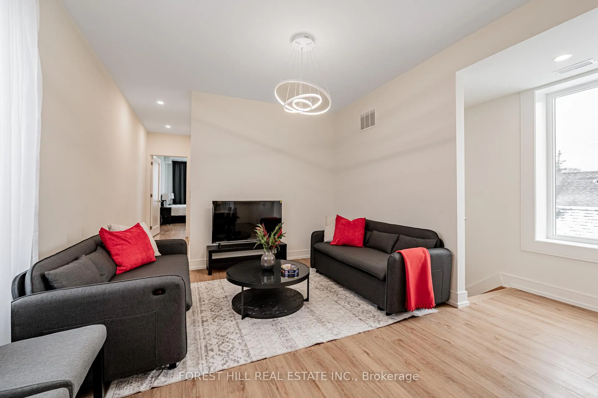 Photo 5 of Unit Unit 4, 171 Cedric Avenue, Toronto, Oakwood Village — HOMEH