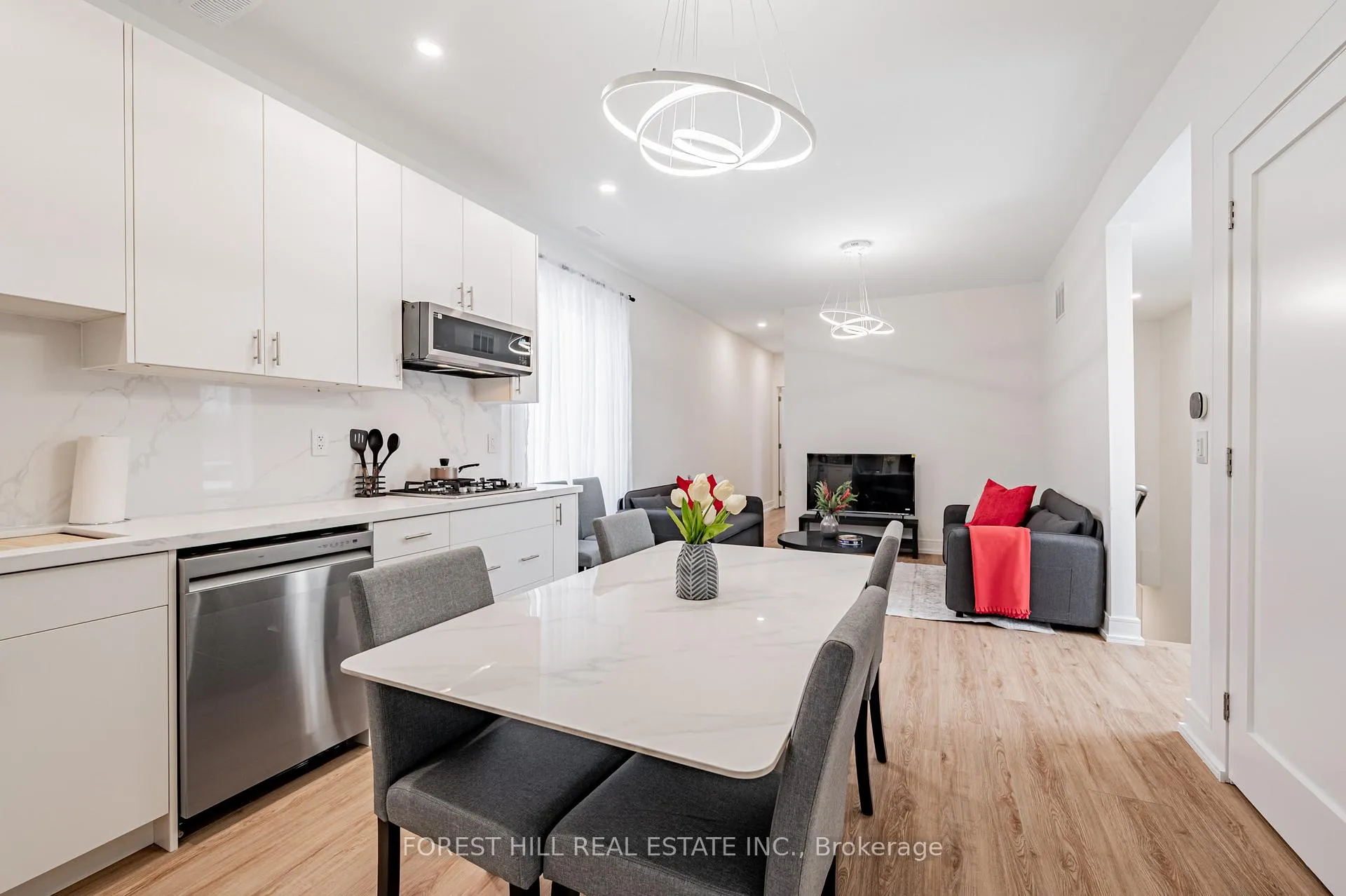 Photo 8 of Unit Unit 4, 171 Cedric Avenue, Toronto, Oakwood Village — HOMEH