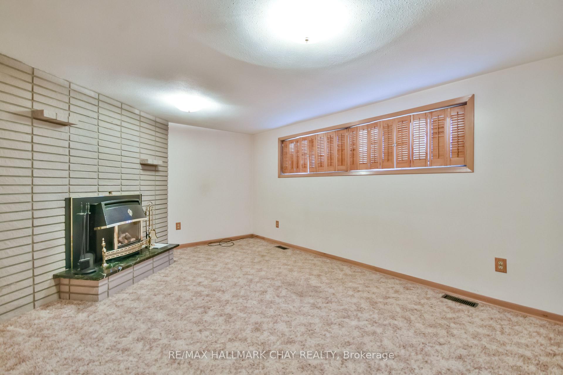 Photo 10 of 266 Grove Street E, Barrie, Wellington — HOMEH
