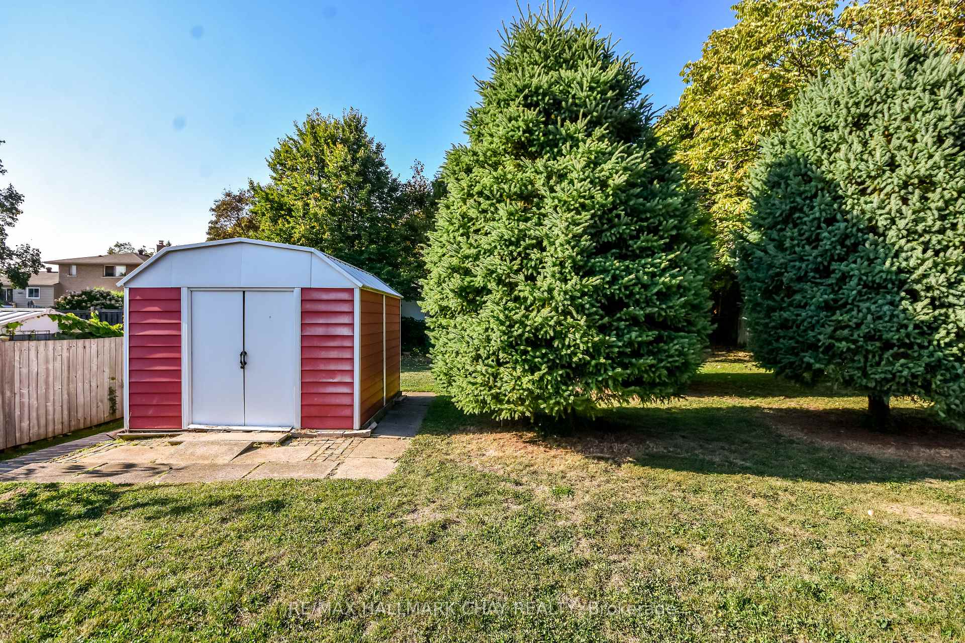 Photo 17 of 266 Grove Street E, Barrie, Wellington — HOMEH