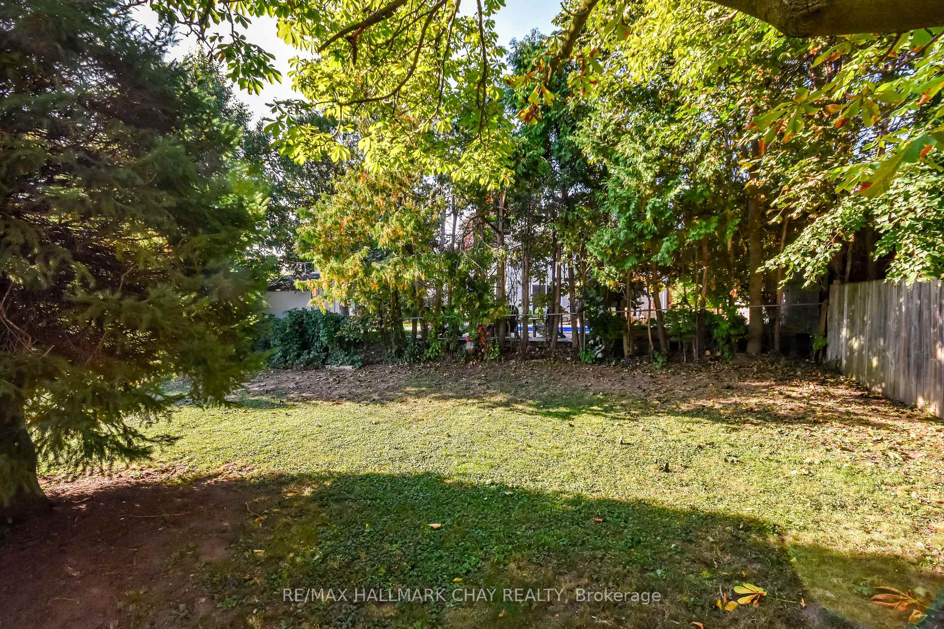 Photo 20 of 266 Grove Street E, Barrie, Wellington — HOMEH