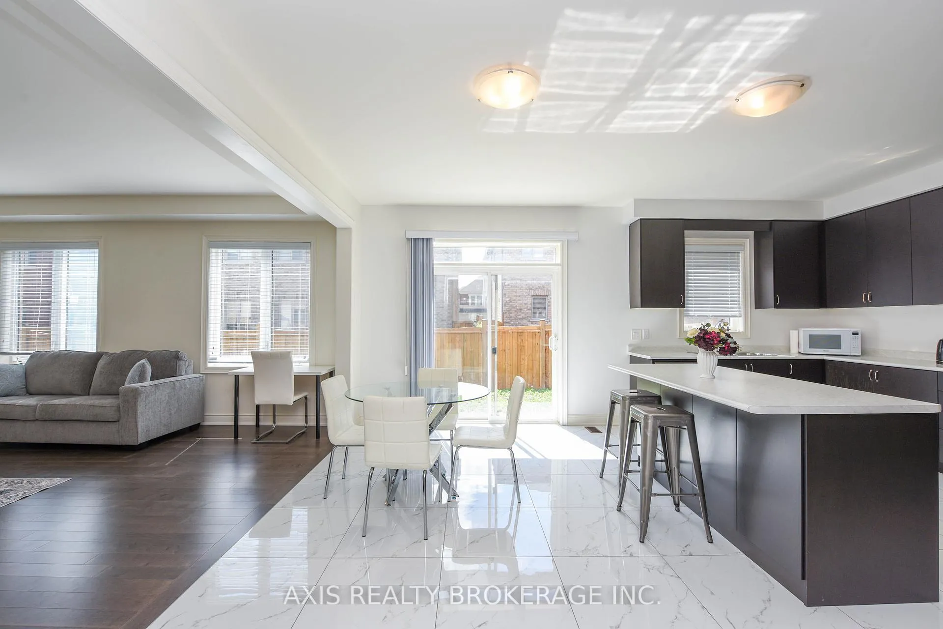 Photo 20 of 1534 Devine Point, Milton, Ford — HOMEH