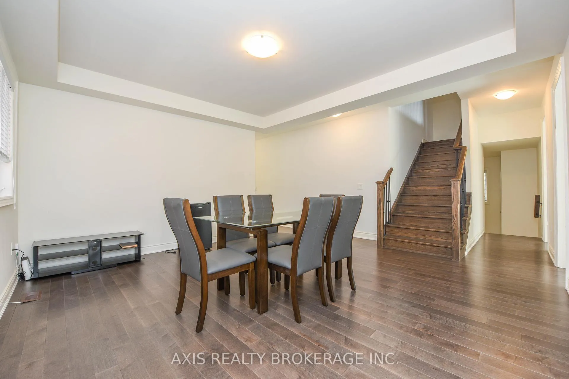 Photo 22 of 1534 Devine Point, Milton, Ford — HOMEH