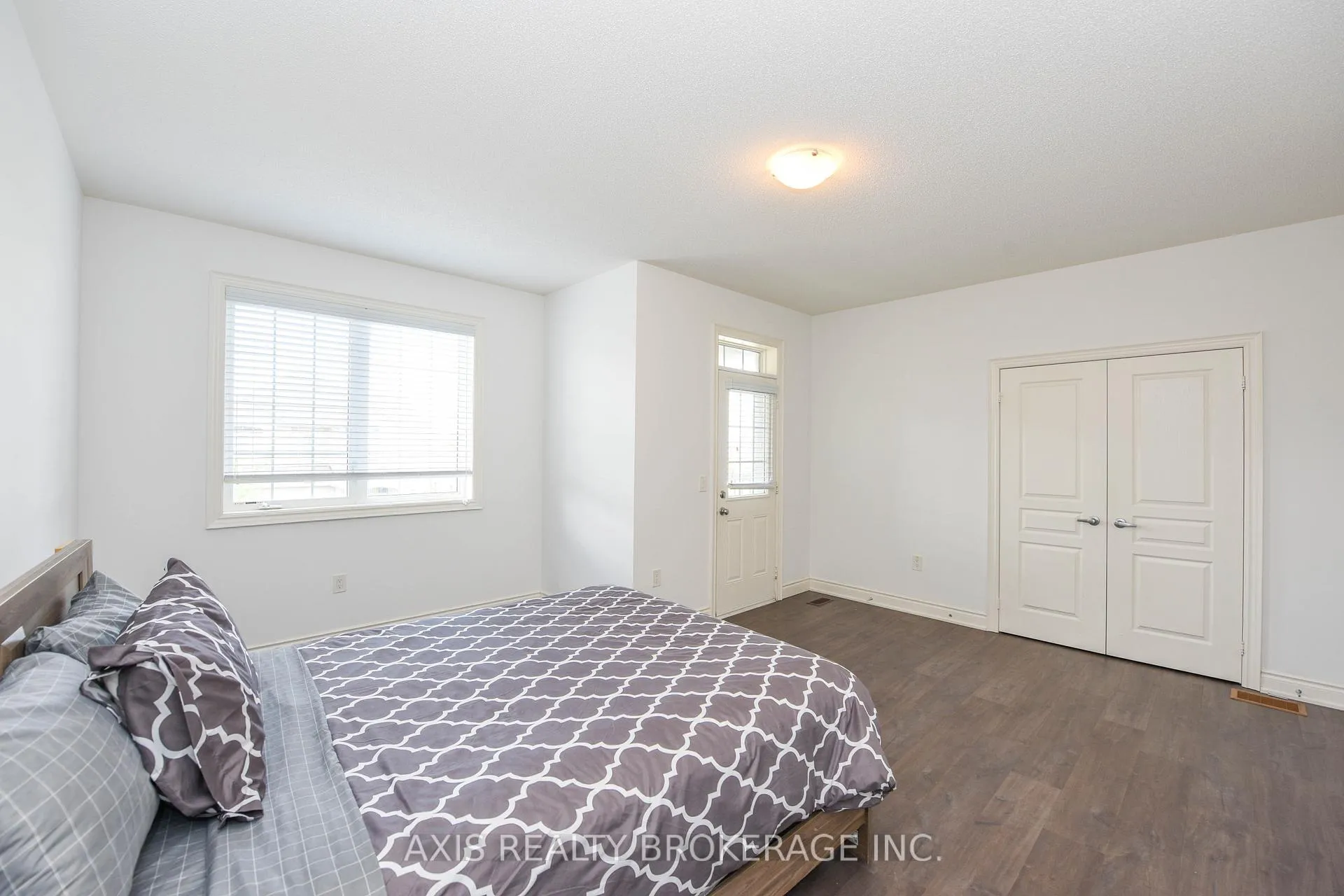 Photo 29 of 1534 Devine Point, Milton, Ford — HOMEH