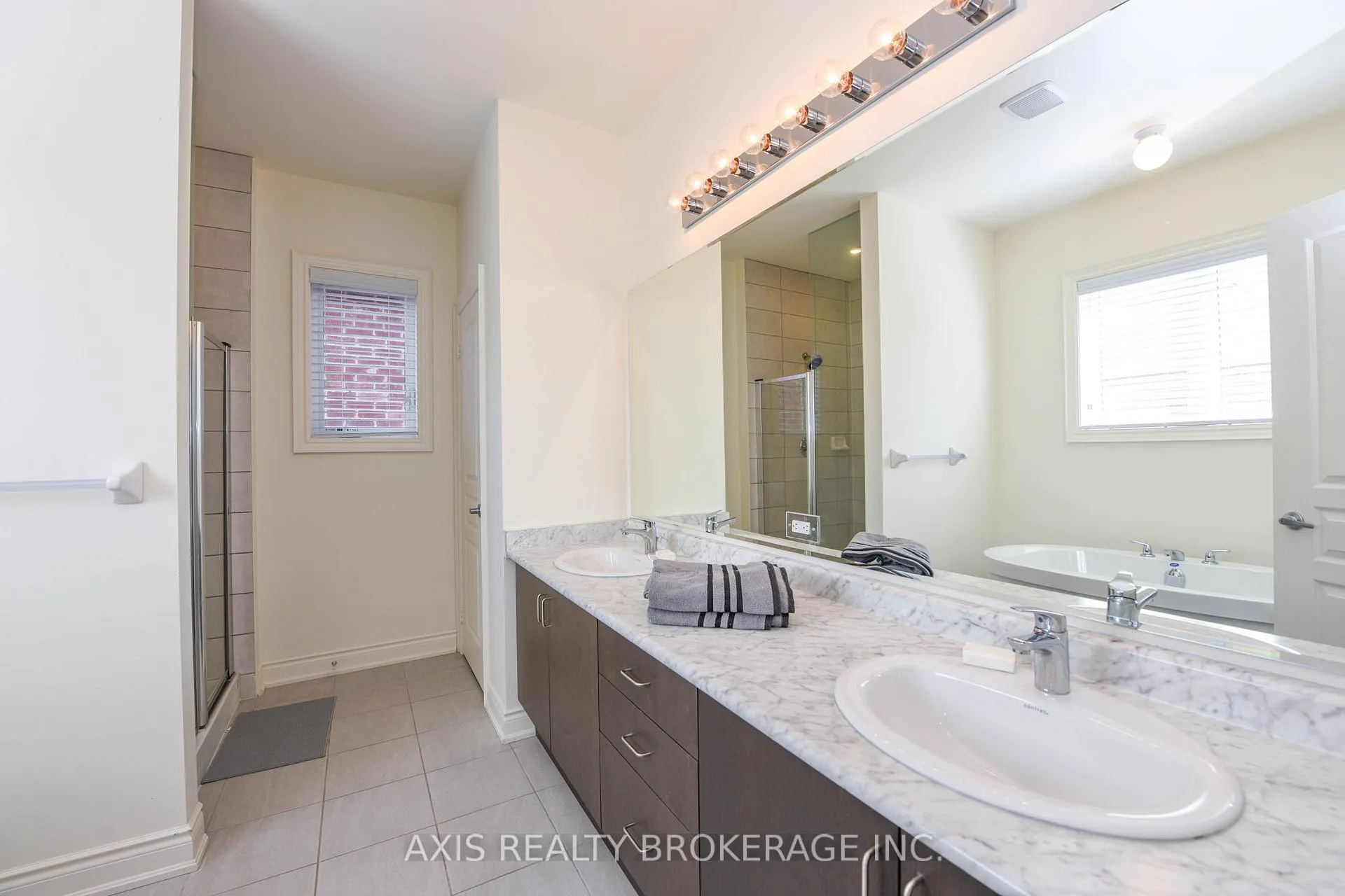 Photo 42 of 1534 Devine Point, Milton, Ford — HOMEH