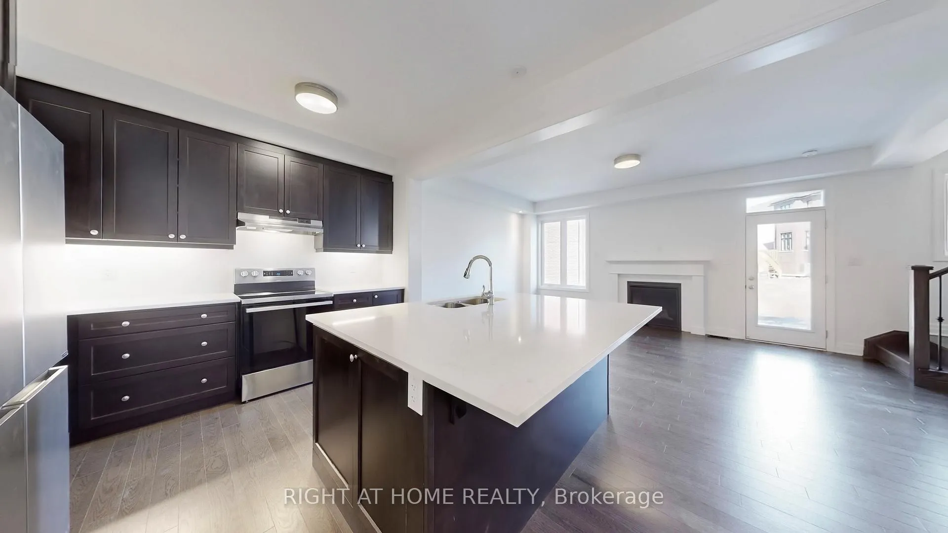 Photo 4 of 6 wisla Avenue, Markham, Victoria Square — HOMEH