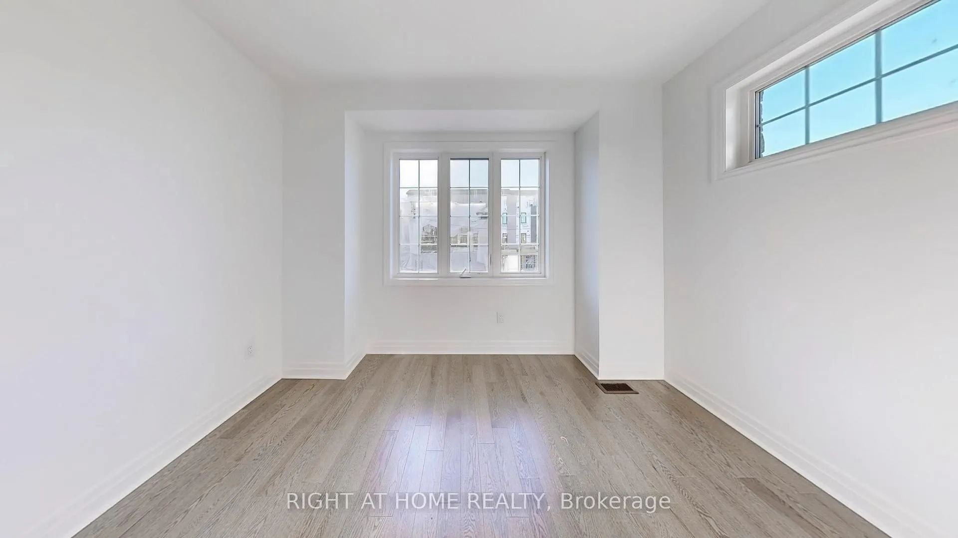 Photo 10 of 6 wisla Avenue, Markham, Victoria Square — HOMEH