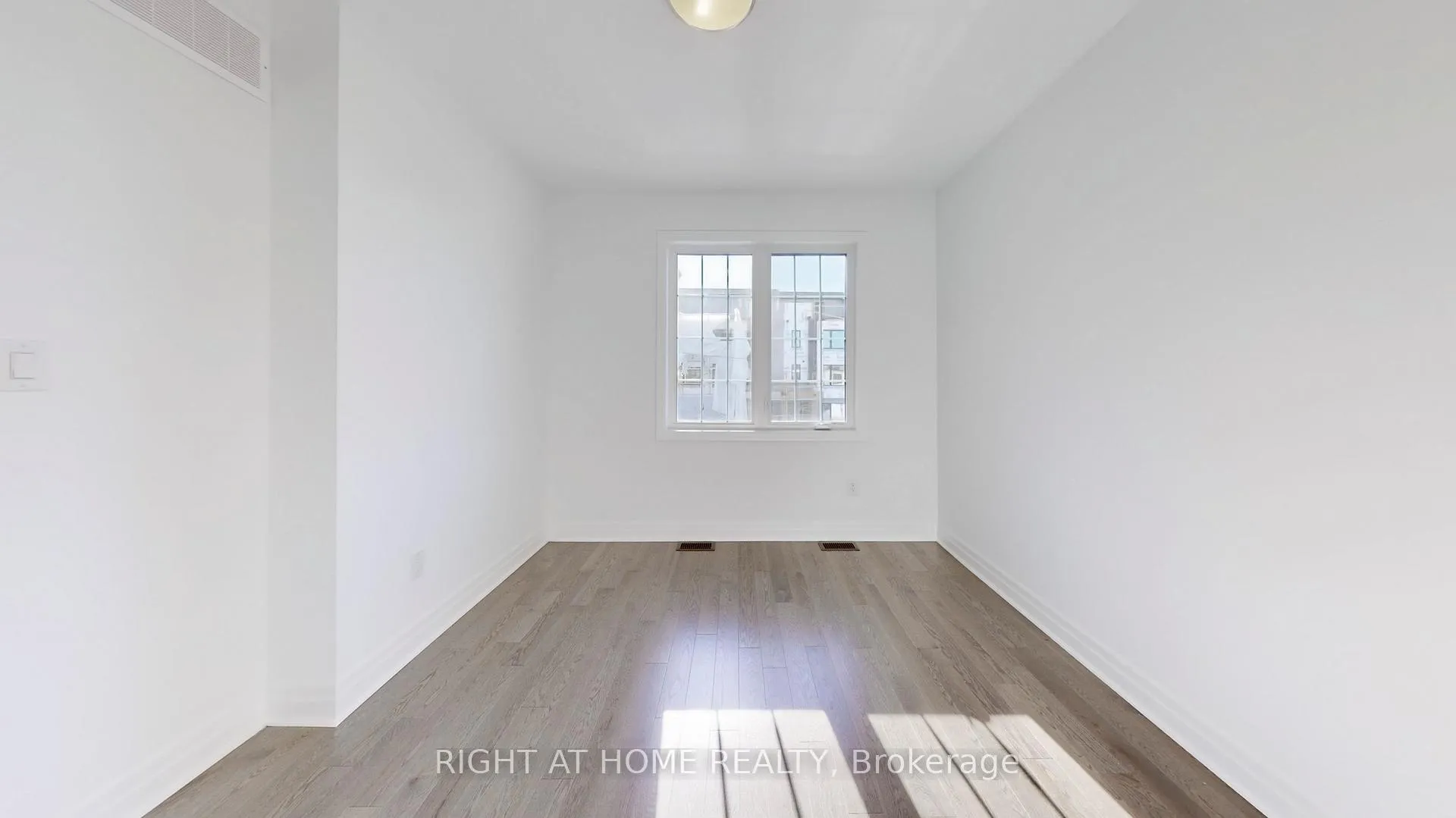 Photo 12 of 6 wisla Avenue, Markham, Victoria Square — HOMEH