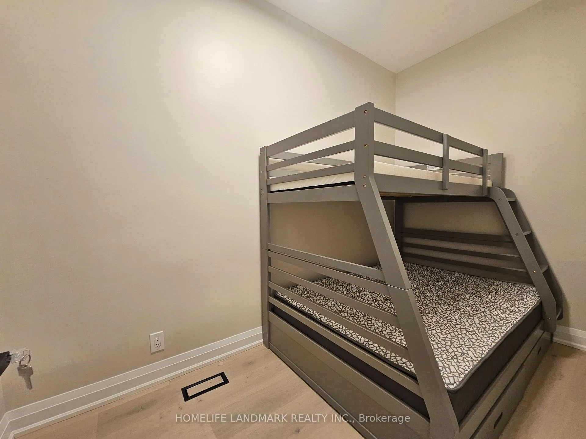 Photo 5 of 241 Munro Street, Toronto, South Riverdale — HOMEH