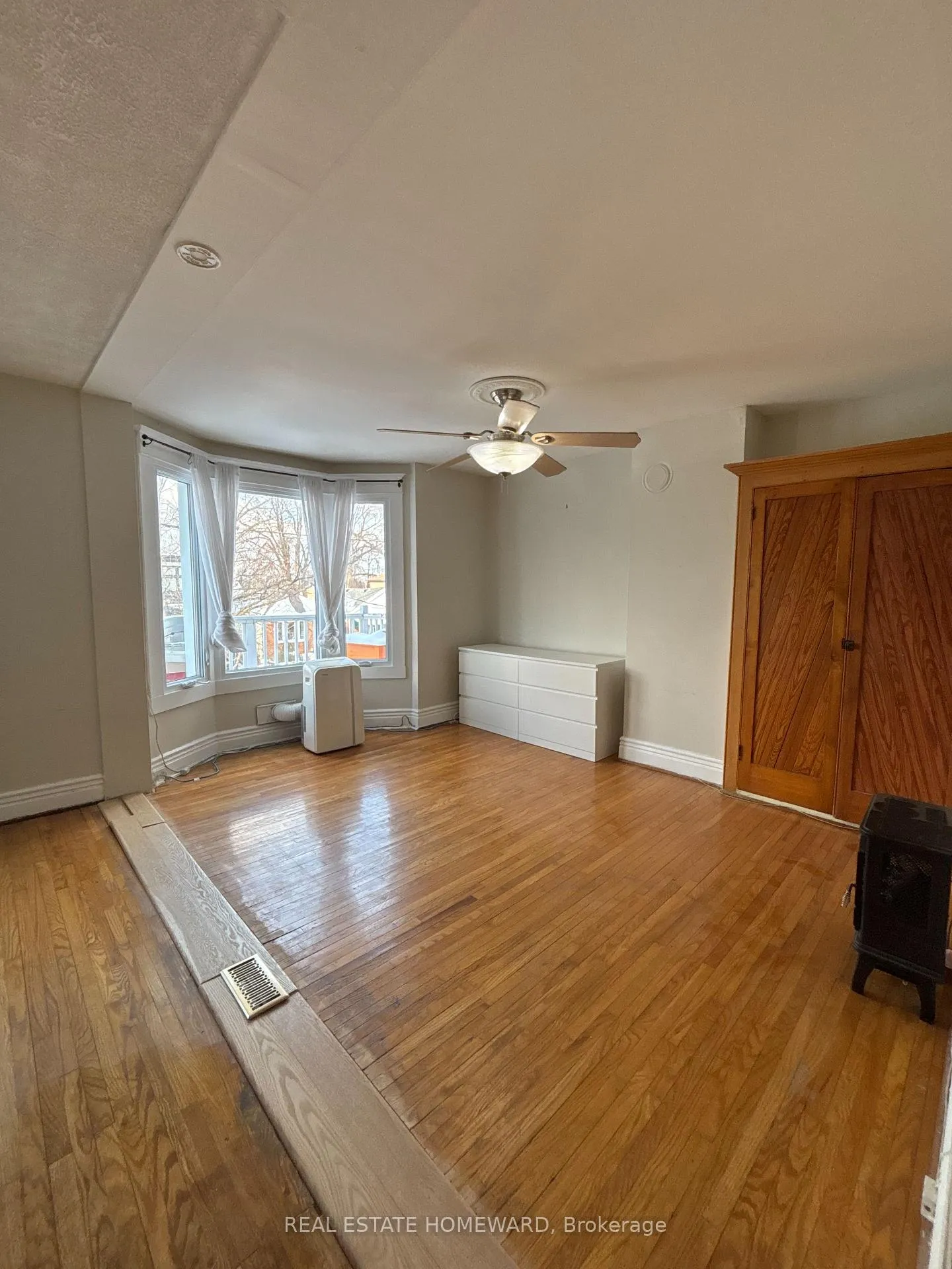 Photo 4 of Unit 2nd Floor, 75 Dunkirk Road, Toronto, Danforth Village-East York — HOMEH
