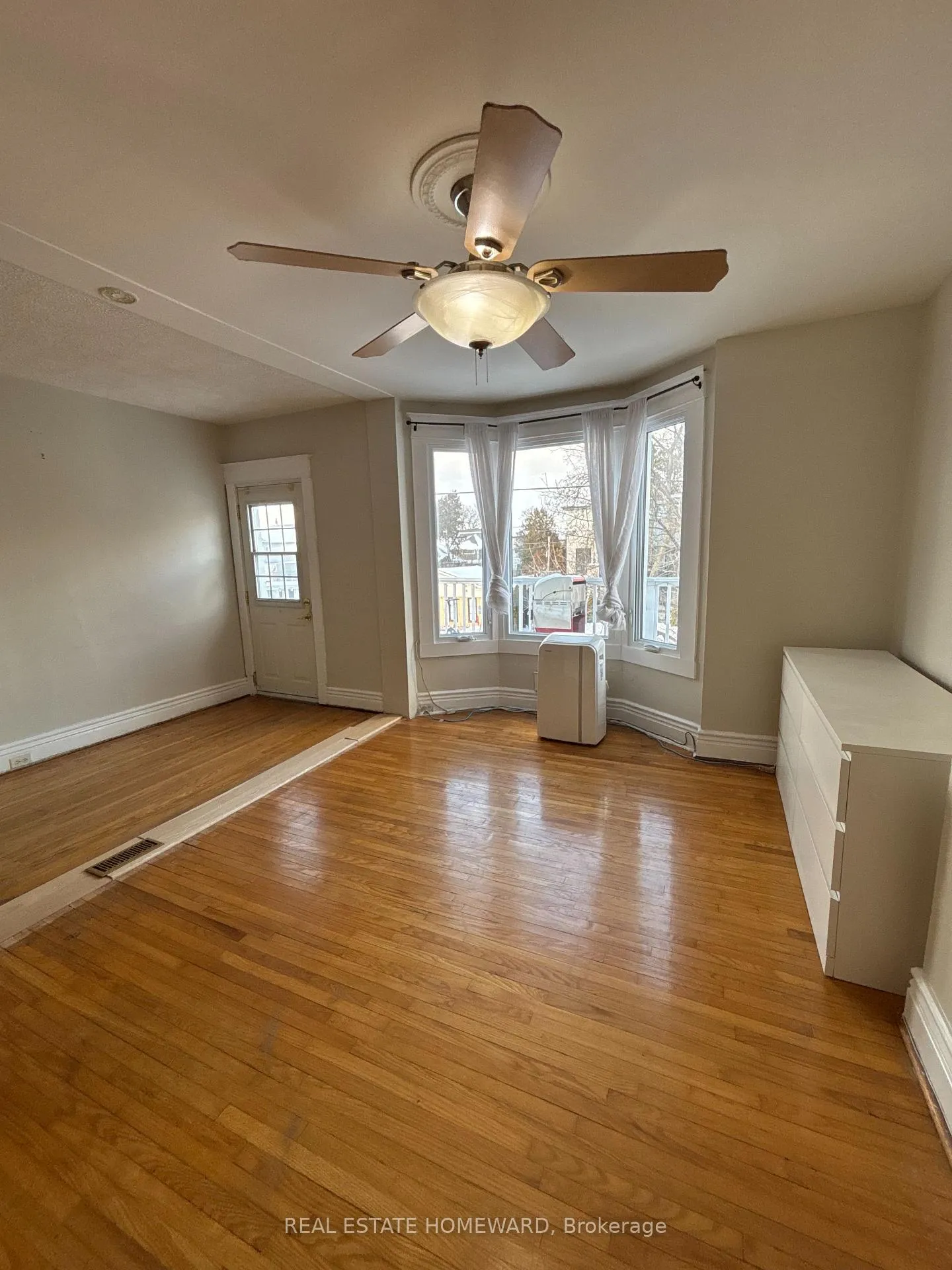 Photo 5 of Unit 2nd Floor, 75 Dunkirk Road, Toronto, Danforth Village-East York — HOMEH
