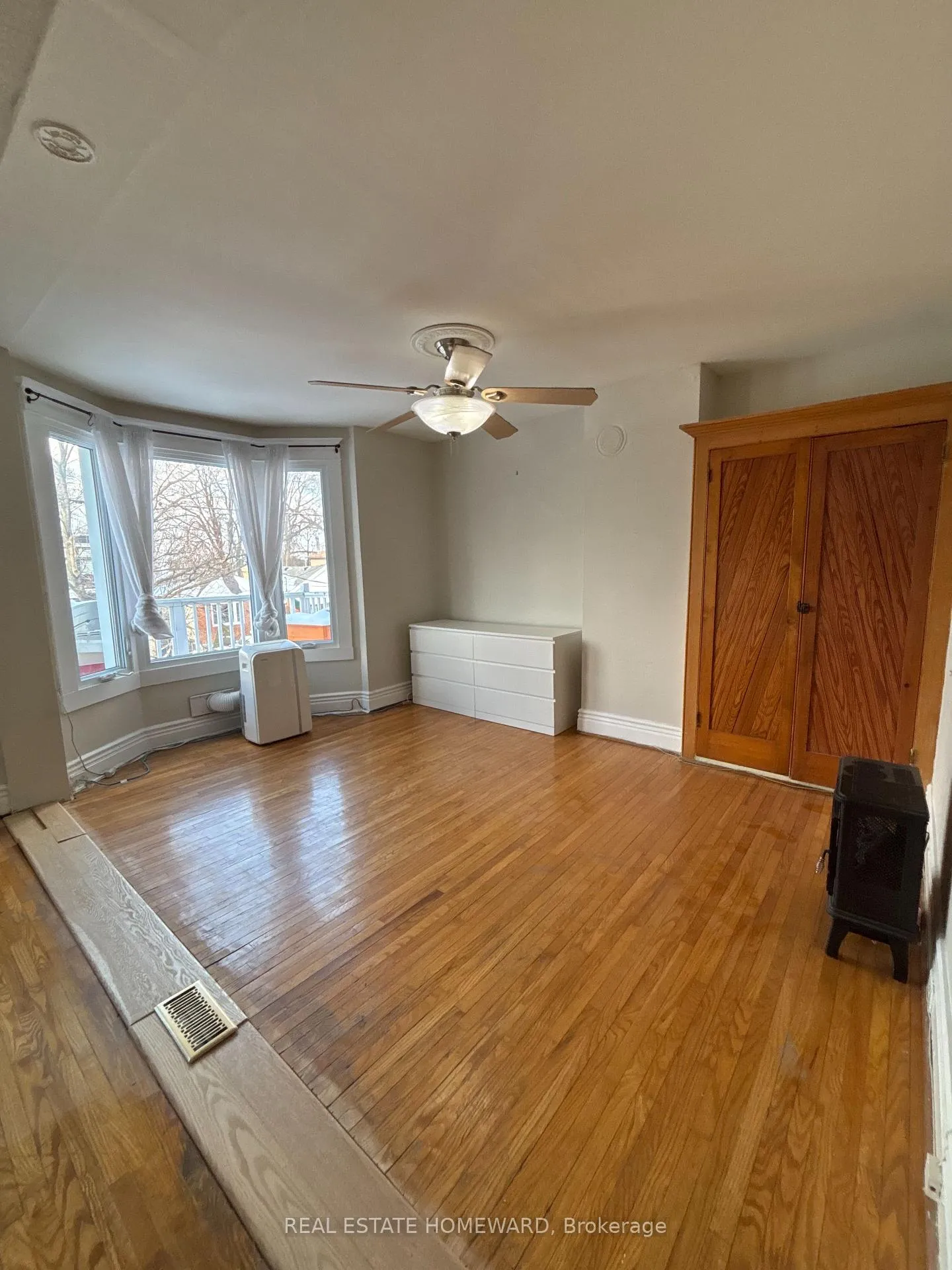 Photo 6 of Unit 2nd Floor, 75 Dunkirk Road, Toronto, Danforth Village-East York — HOMEH