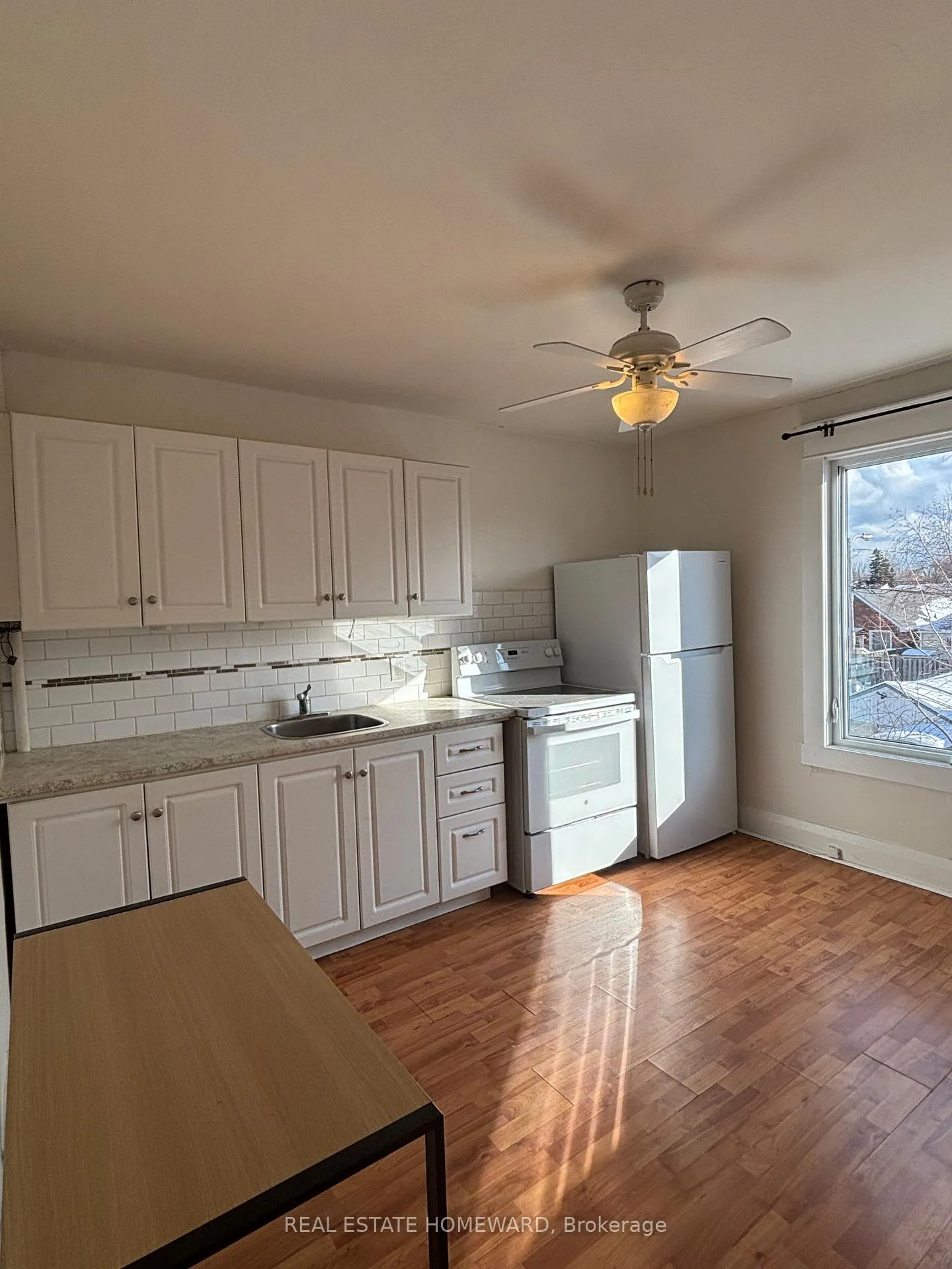 Photo 9 of Unit 2nd Floor, 75 Dunkirk Road, Toronto, Danforth Village-East York — HOMEH