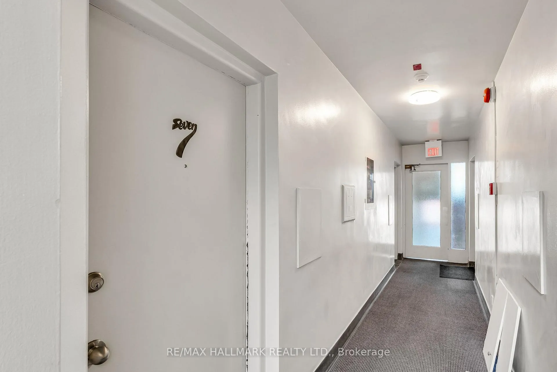 Photo 4 of Unit 7, 18 Kenrae Road, Toronto, Leaside — HOMEH