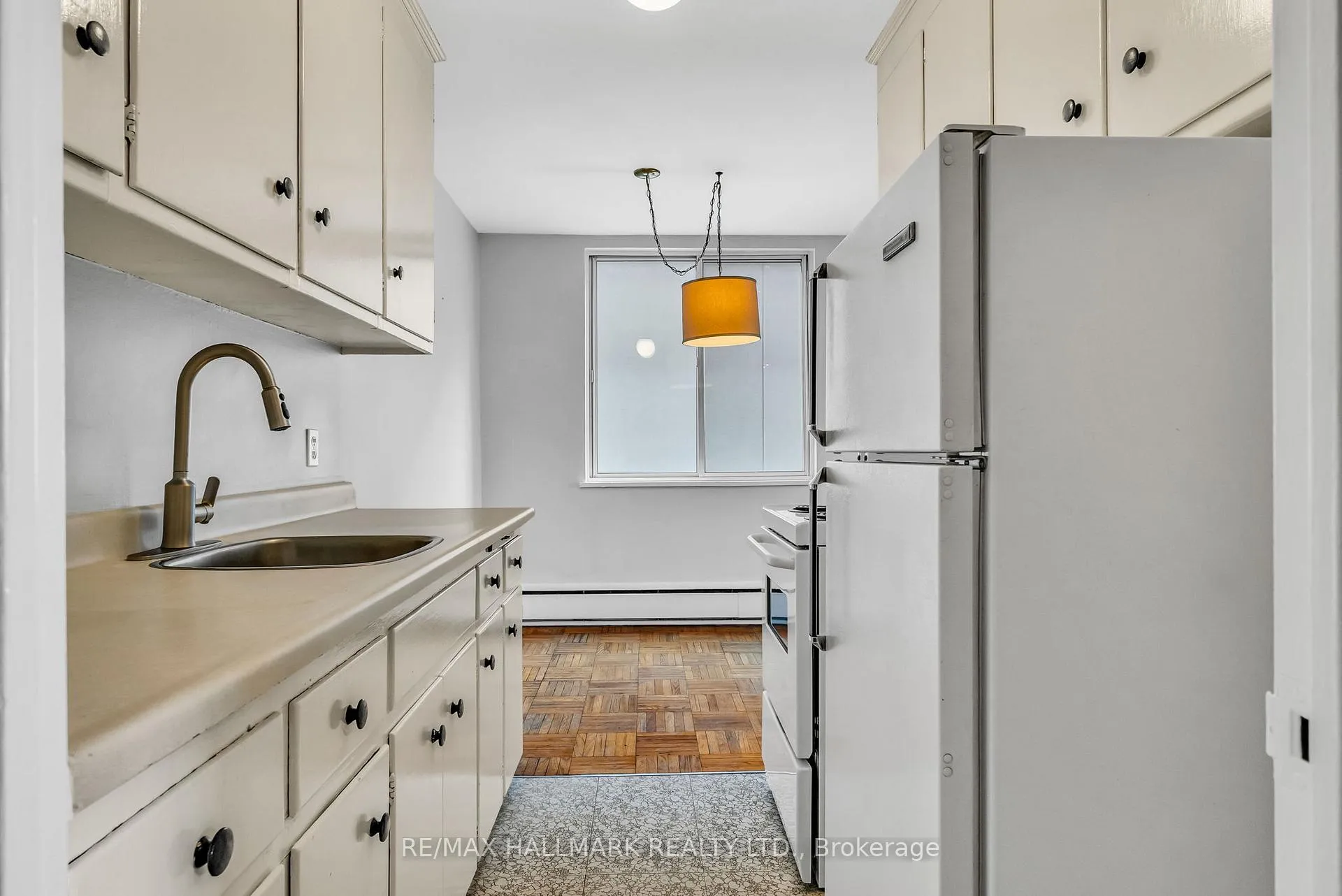 Photo 8 of Unit 7, 18 Kenrae Road, Toronto, Leaside — HOMEH