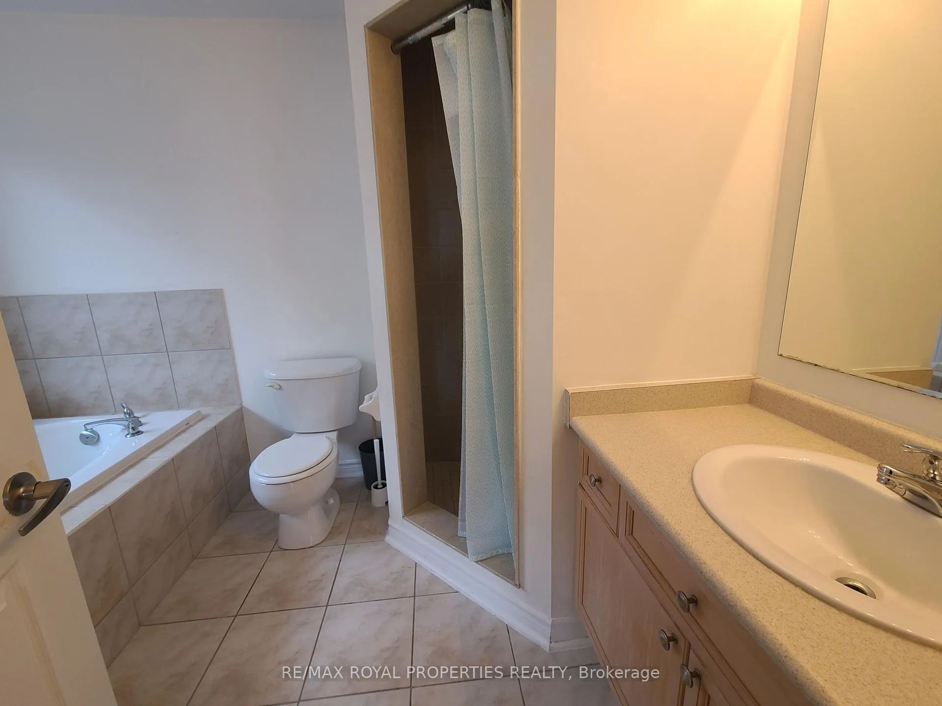 Photo 6 of 29 Roy Rainy Avenue, Markham, Wismer — HOMEH
