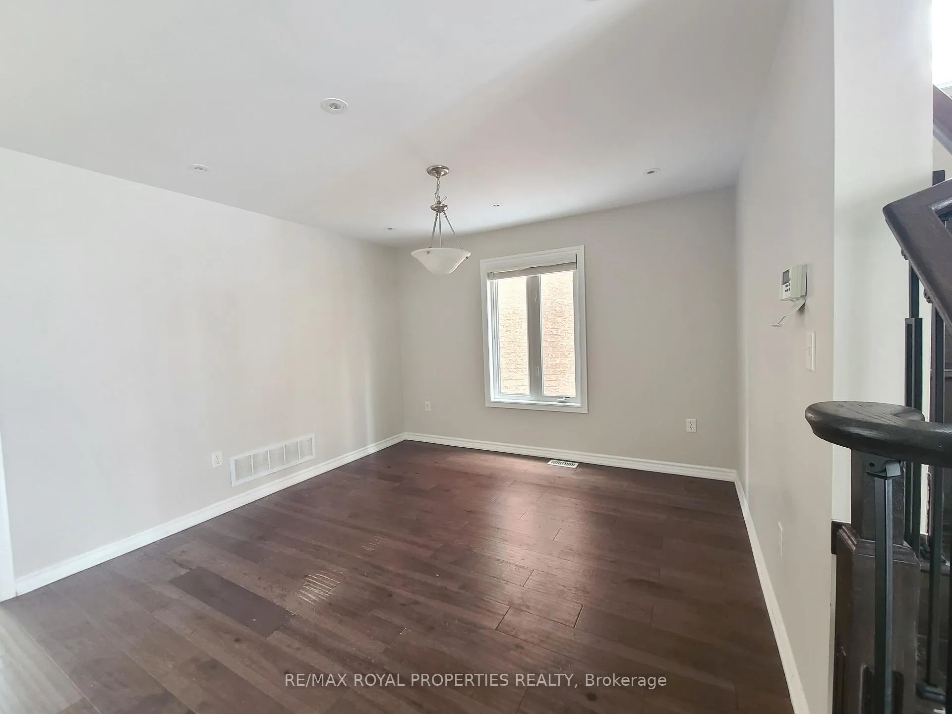 Photo 13 of 29 Roy Rainy Avenue, Markham, Wismer — HOMEH