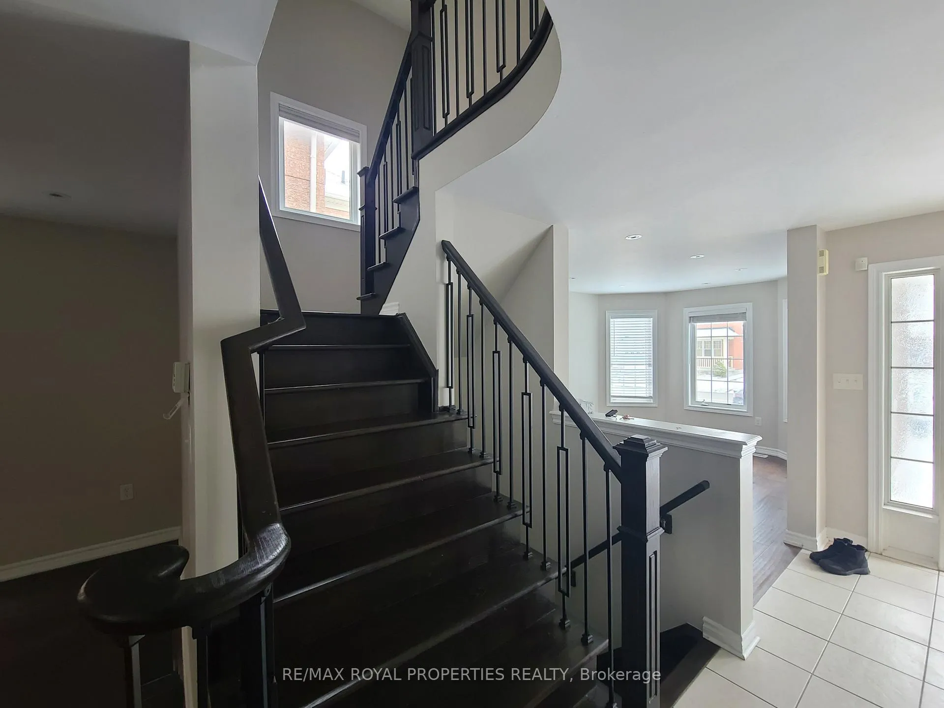 Photo 17 of 29 Roy Rainy Avenue, Markham, Wismer — HOMEH