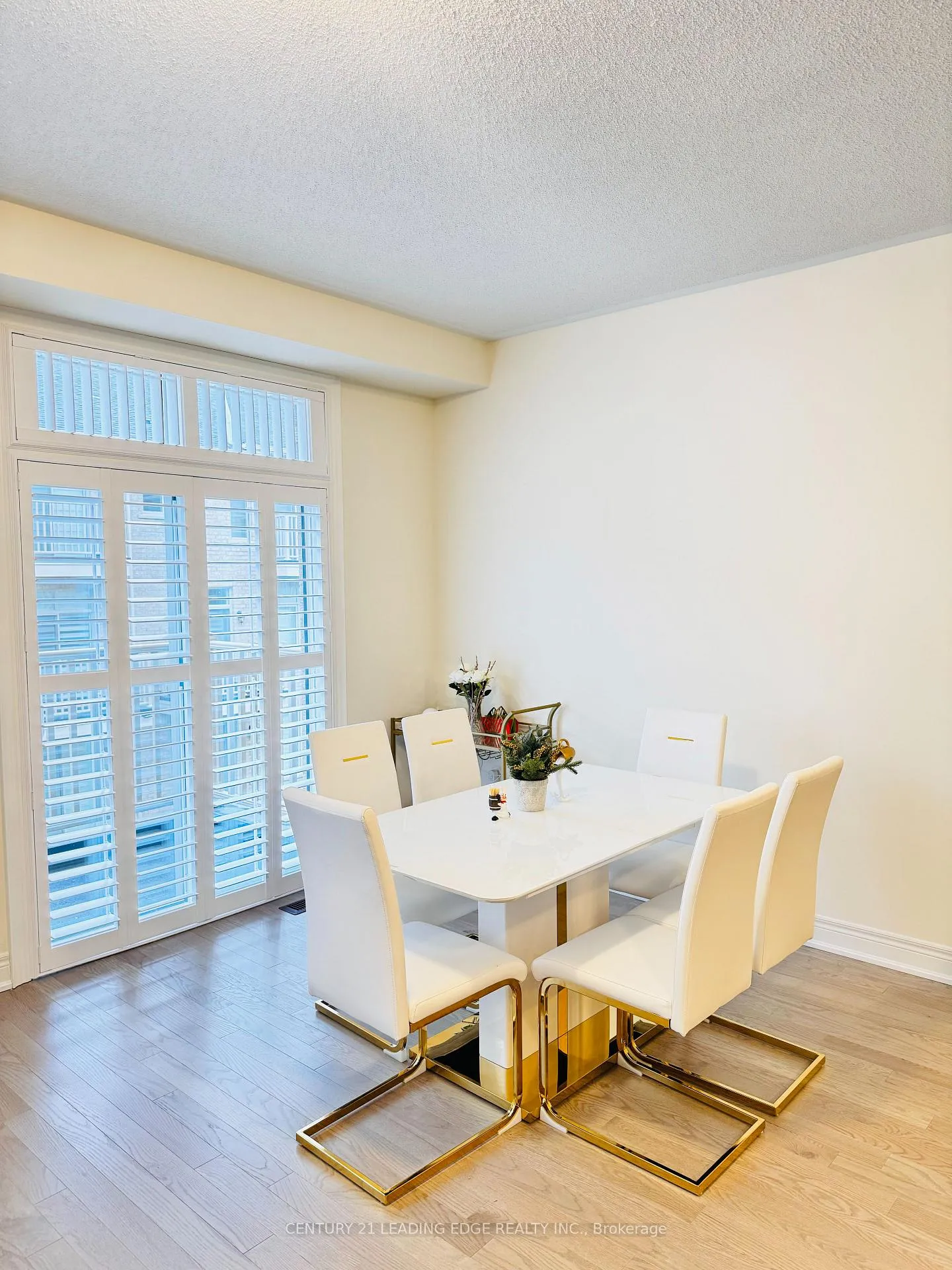 Photo 4 of 18 Thomas Hope Lane, Markham, Cedarwood — HOMEH