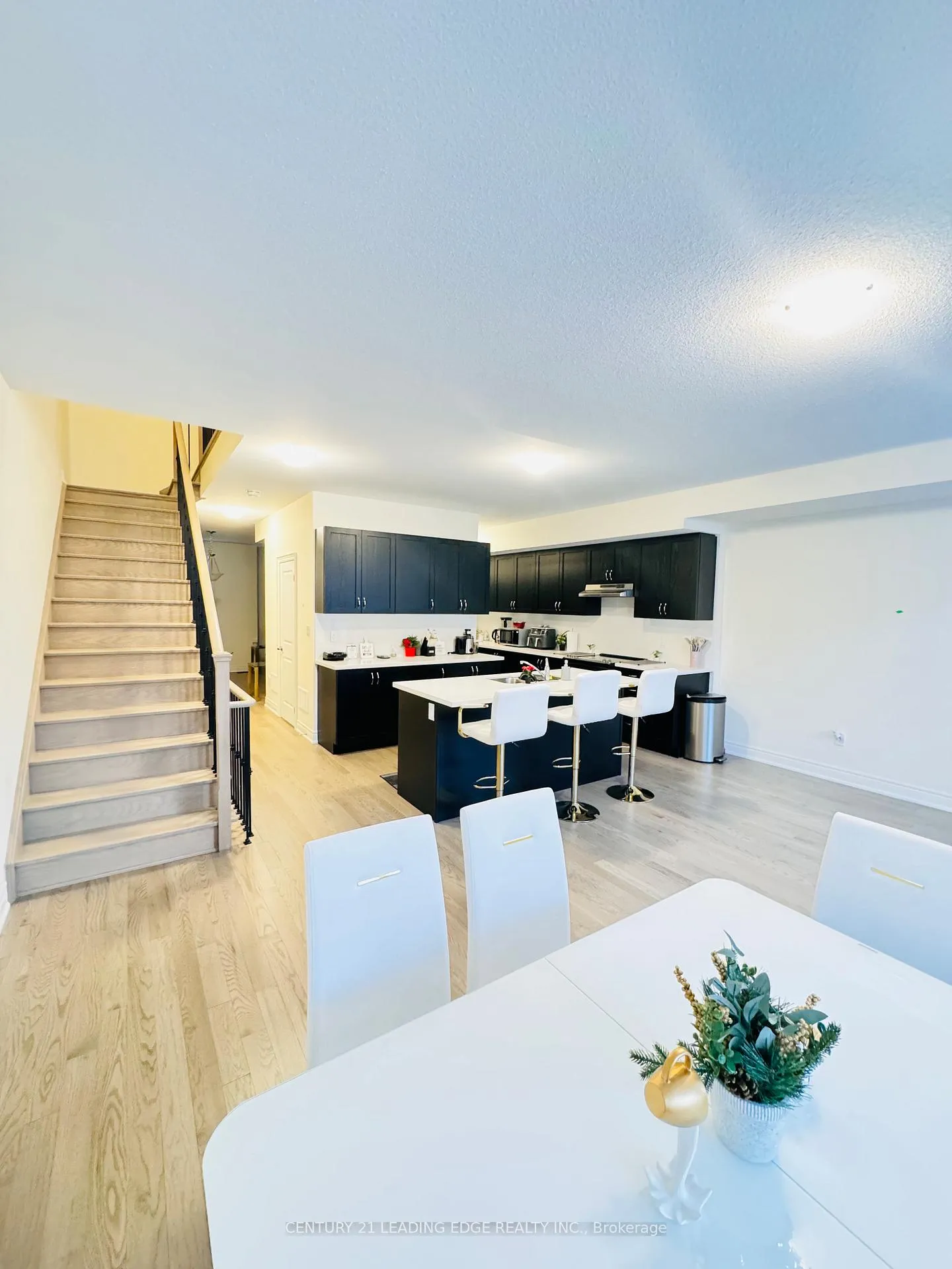 Photo 6 of 18 Thomas Hope Lane, Markham, Cedarwood — HOMEH