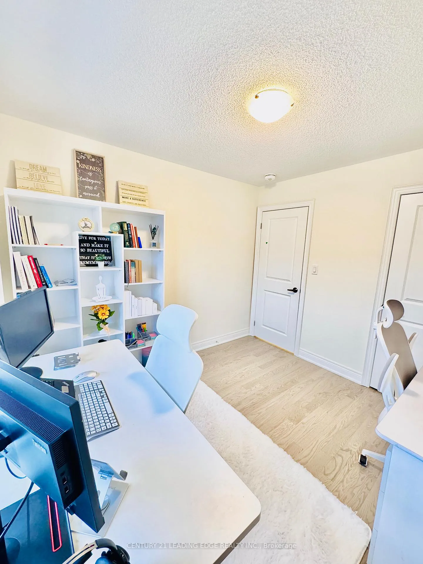 Photo 9 of 18 Thomas Hope Lane, Markham, Cedarwood — HOMEH