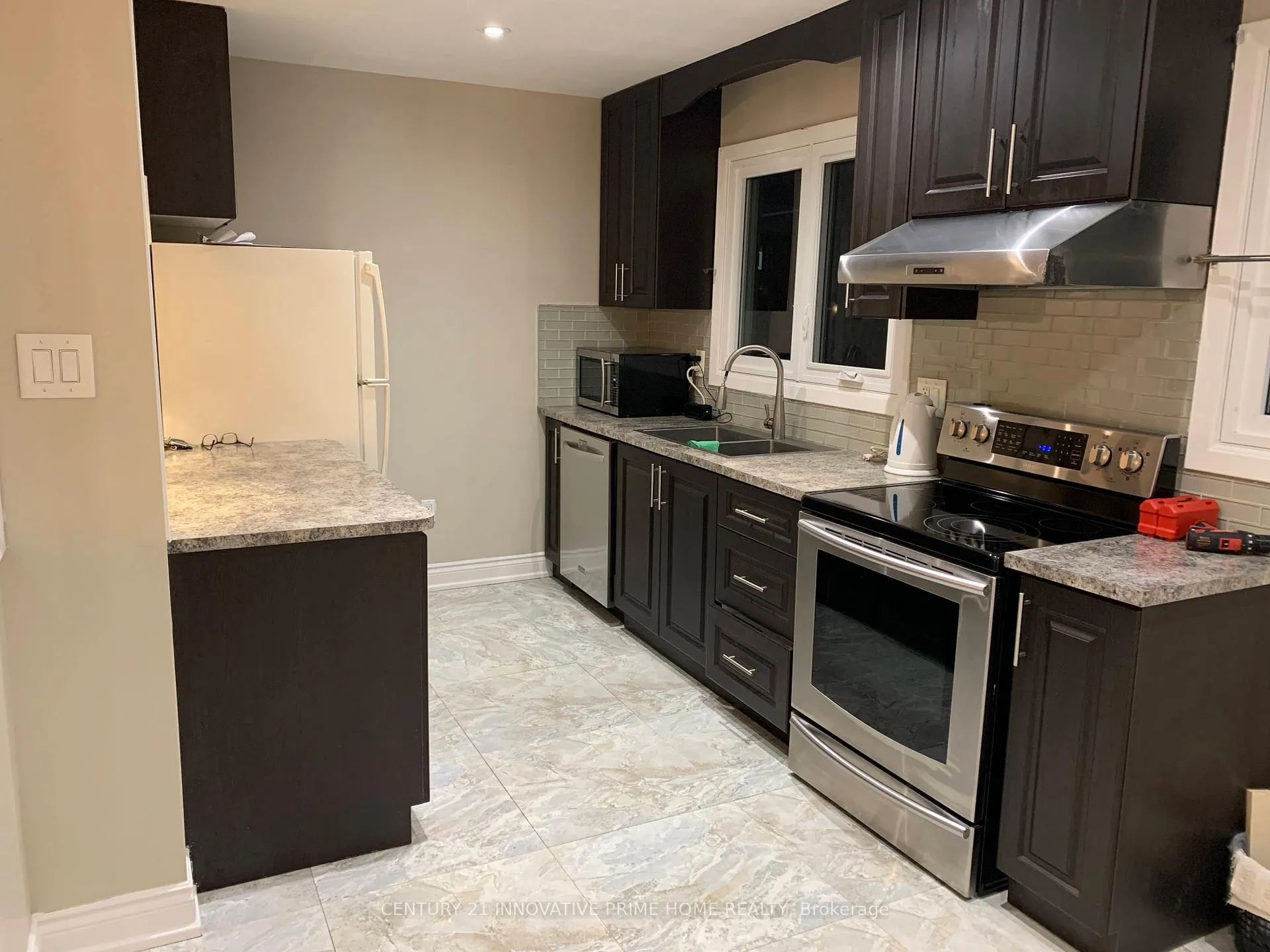 Photo 4 of 58 Clements Road E, Ajax, South East — HOMEH